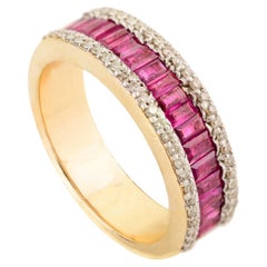 Rubis et diamant taille baguette de 1,35 carat  Bague d'éternité en or jaune 14k