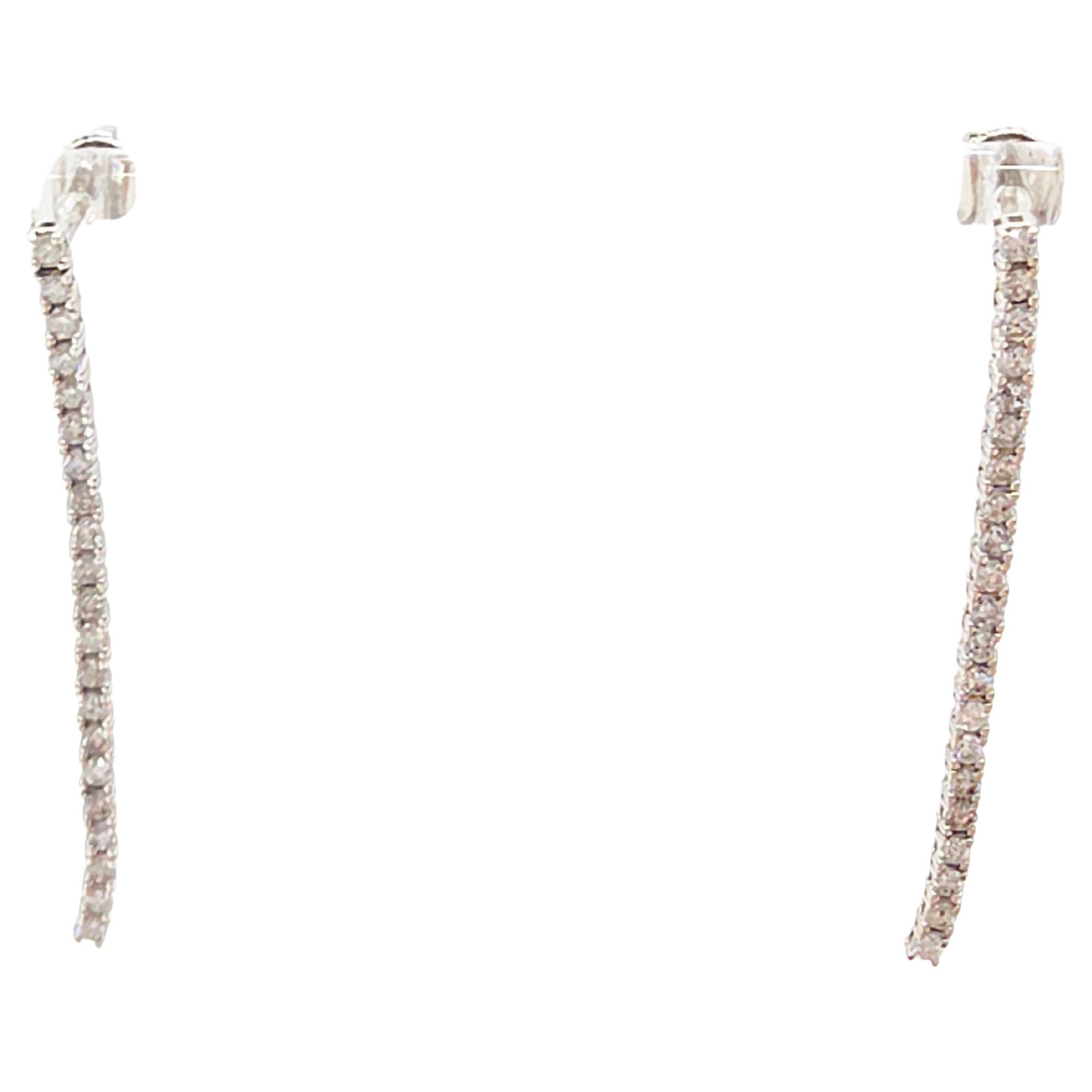 Boucles d
oreilles tennis en or blanc 14 carats et diamant naturel de 1,35 carat en vente