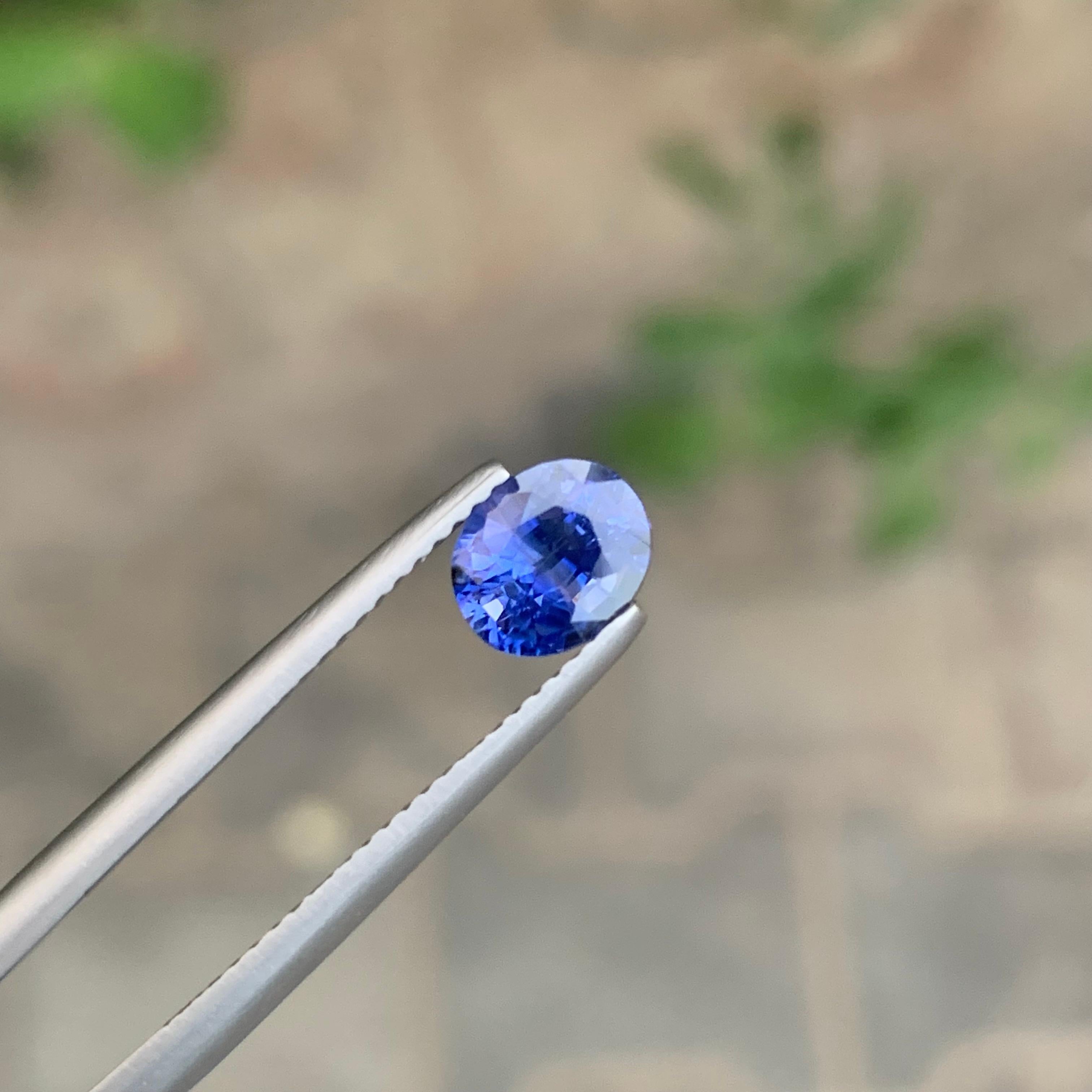1.35 Carat Natural Loose Blue Sapphire Oval Shape Gemstone For Sale 5