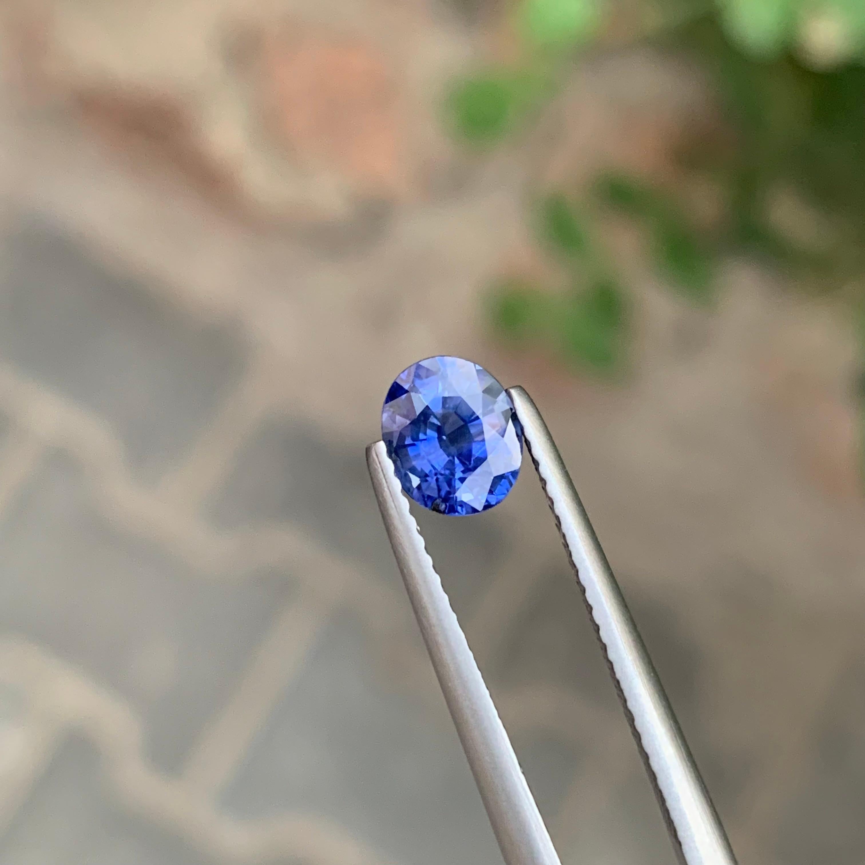 1.35 Carat Natural Loose Blue Sapphire Oval Shape Gemstone In New Condition For Sale In Peshawar, PK
