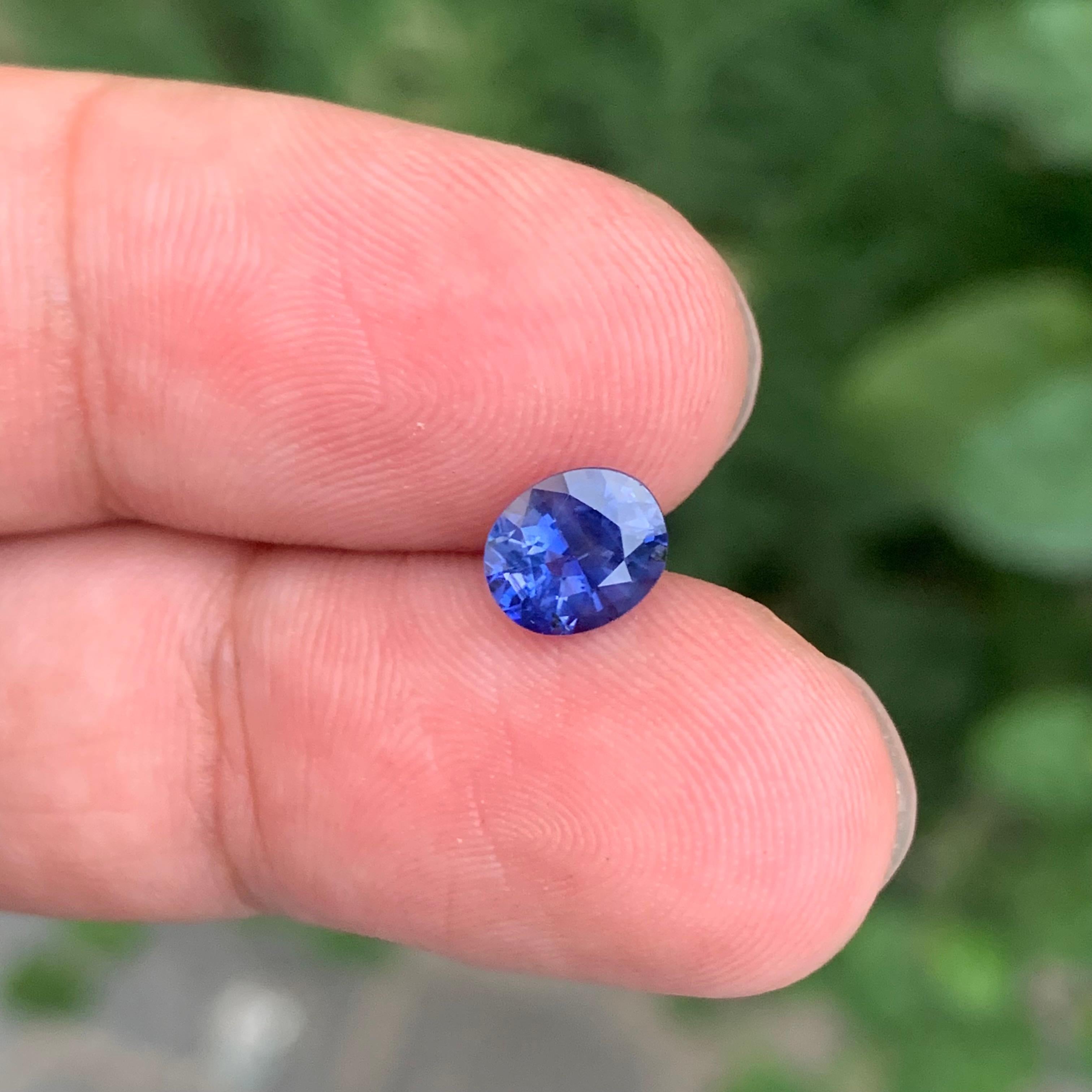 Women's or Men's 1.35 Carat Natural Loose Blue Sapphire Oval Shape Gemstone For Sale