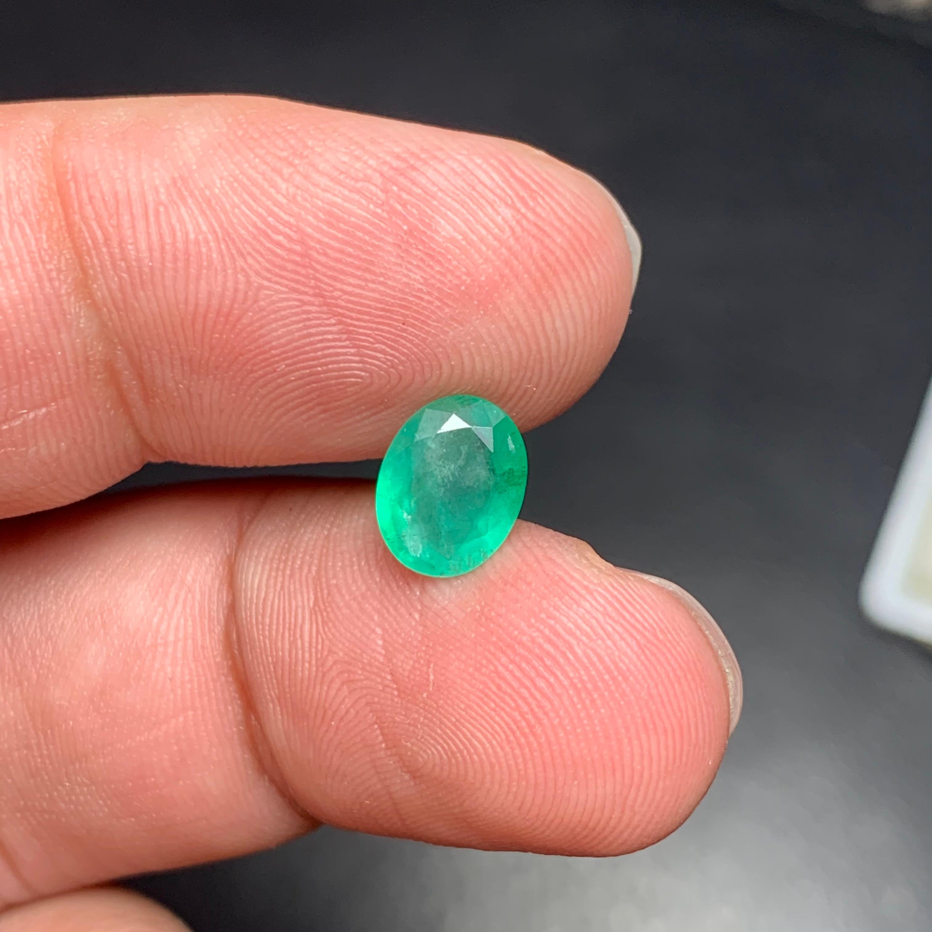 Arts and Crafts 1.35 Carat Natural Loose Emerald Gemstone From Zambian Mine, Africa For Sale