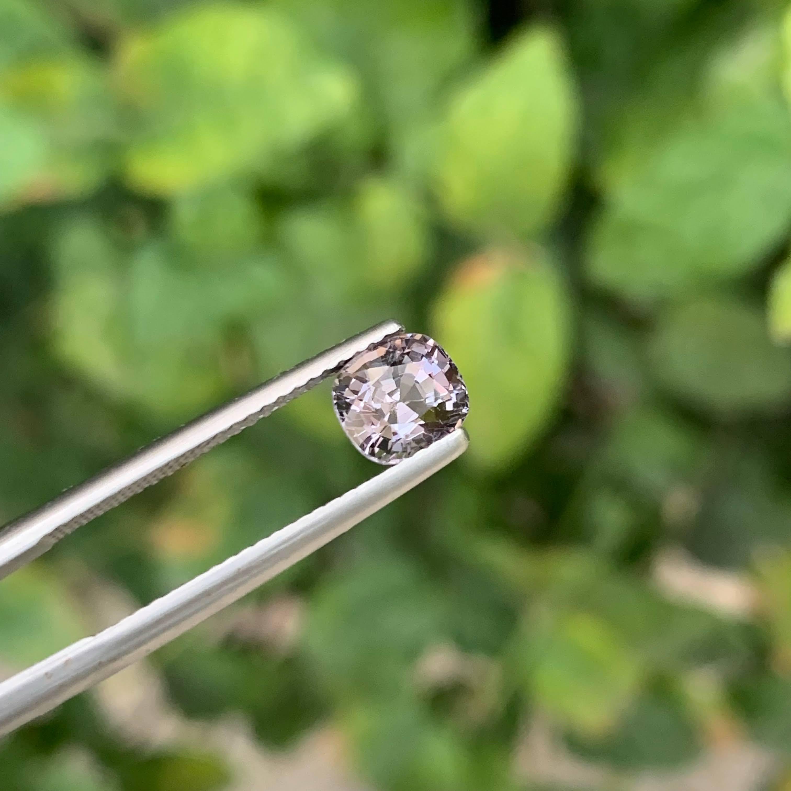 1.35 carati di Spinello birmano grigio naturale sfuso, pietra preziosa tagliata a cuscino in vendita 4