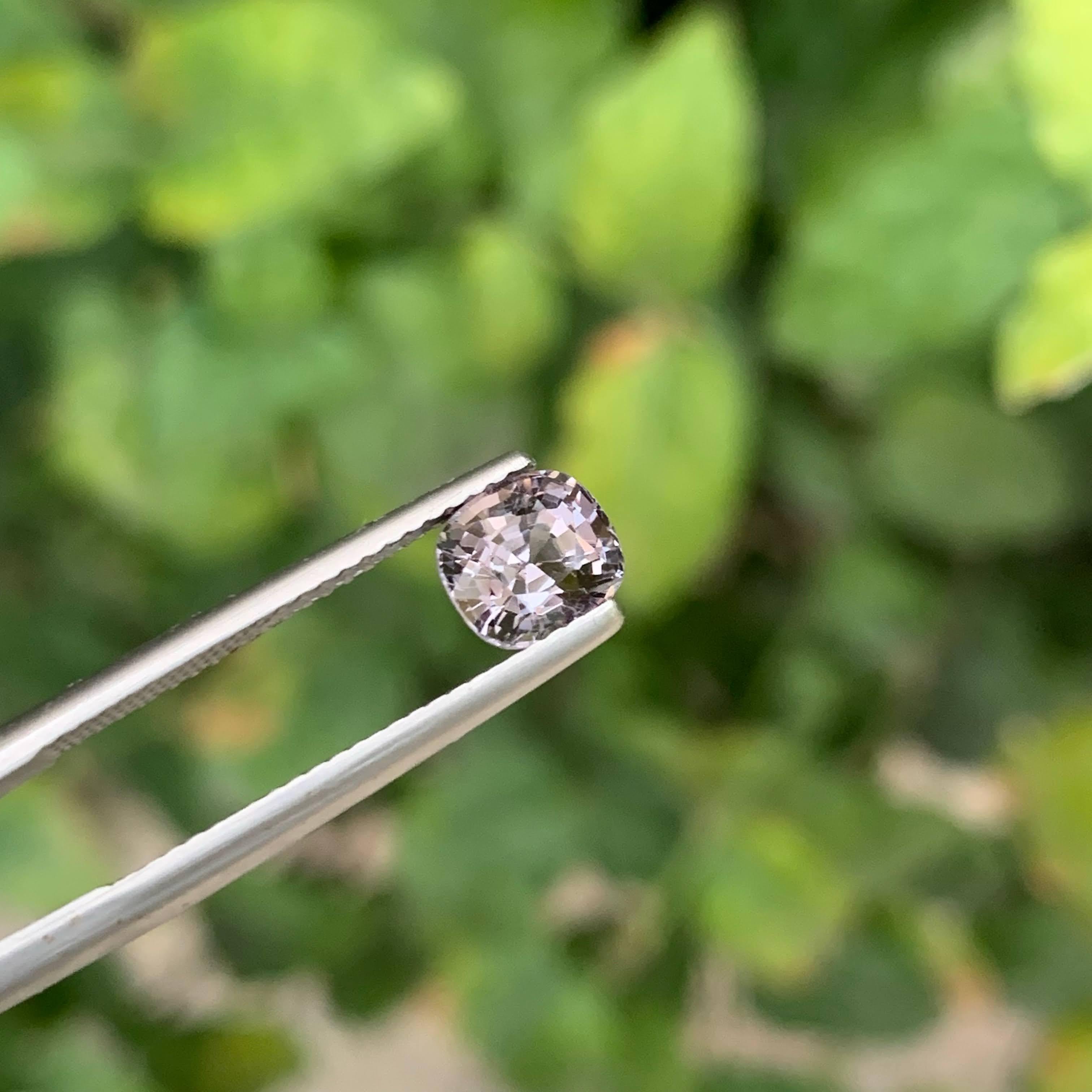 1.35 carati di Spinello birmano grigio naturale sfuso, pietra preziosa tagliata a cuscino in vendita 3