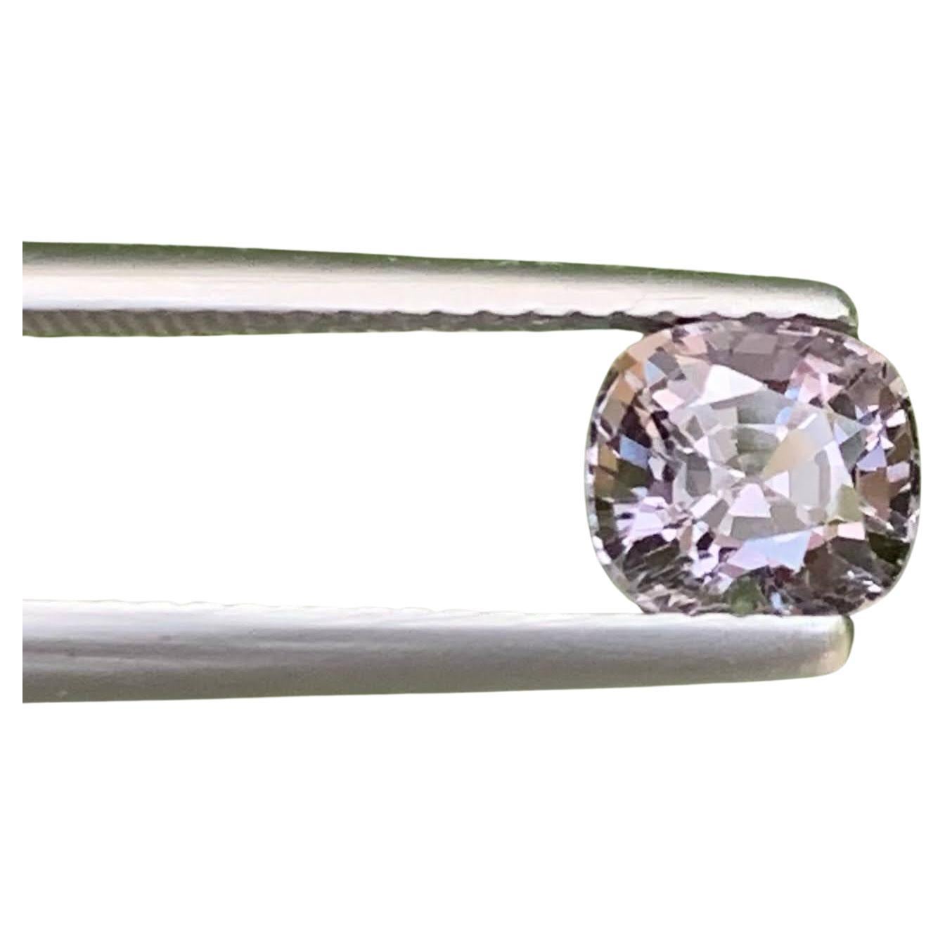 1.35 carati di Spinello birmano grigio naturale sfuso, pietra preziosa tagliata a cuscino in vendita