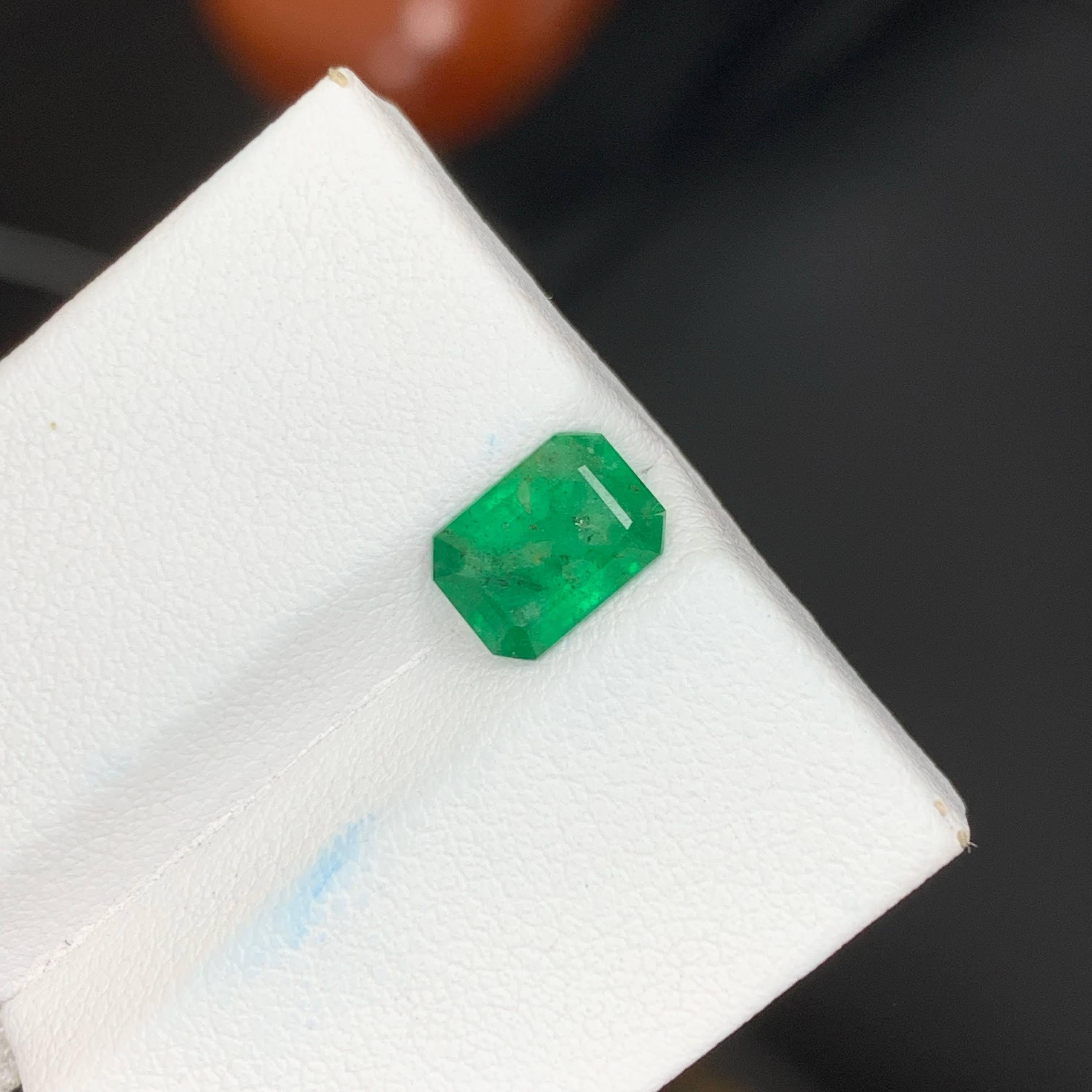 1.35 Carat Natural Loose Green Emerald Gemstone Emerald Cut From Swat Pakistan (Moderne) im Angebot