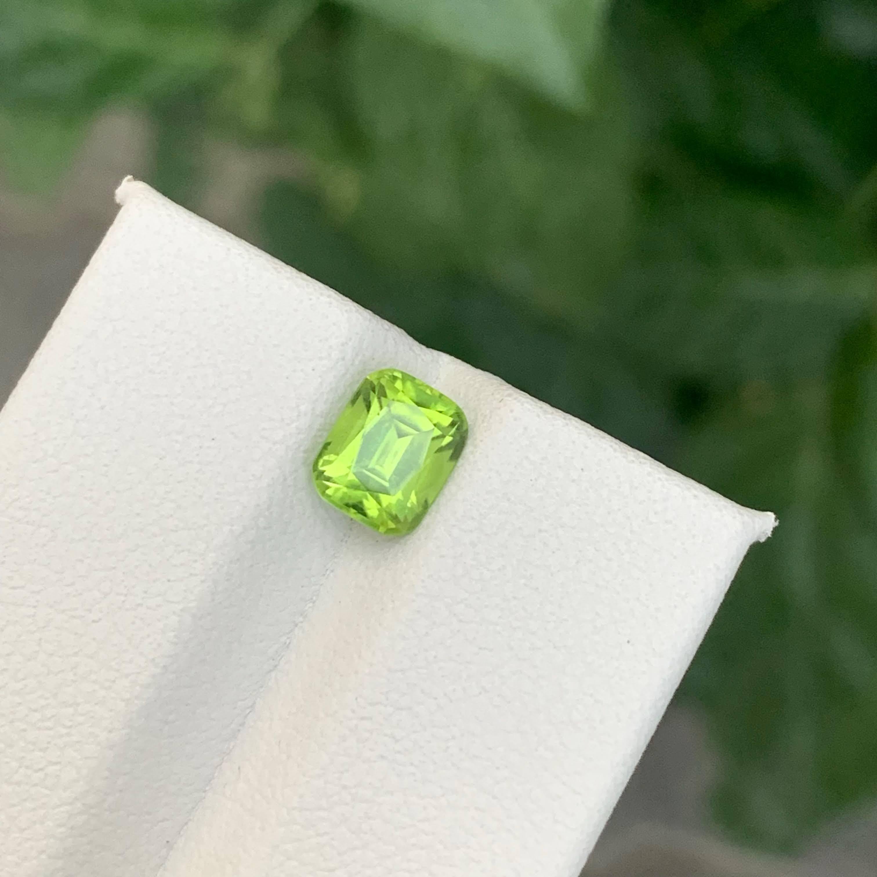 Women's or Men's 1.35 Carat Natural Loose Green Peridot Stone Cushion Cut Pakistani Gemstone For Sale