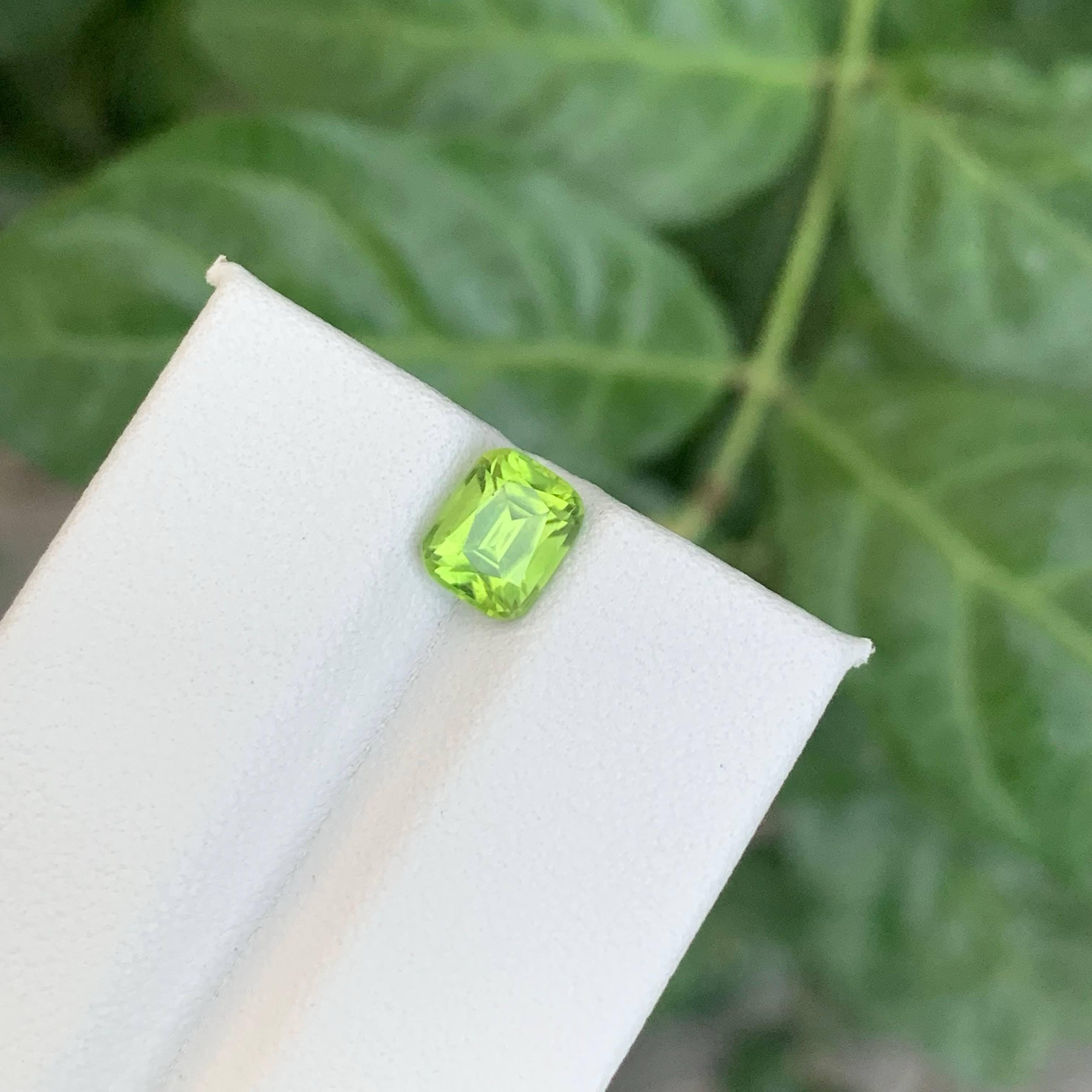 1.35 Carat Natural Loose Green Peridot Stone Cushion Cut Pakistani Gemstone For Sale 1