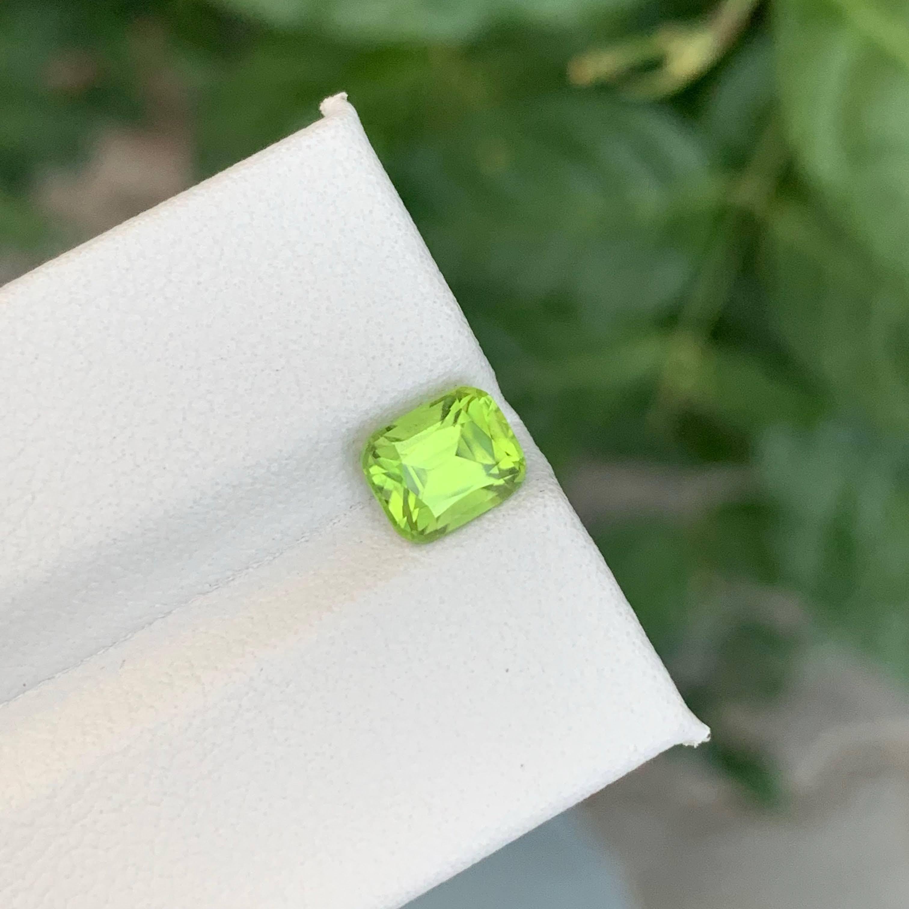 1.35 Carat Natural Loose Green Peridot Stone Cushion Cut Pakistani Gemstone For Sale 4