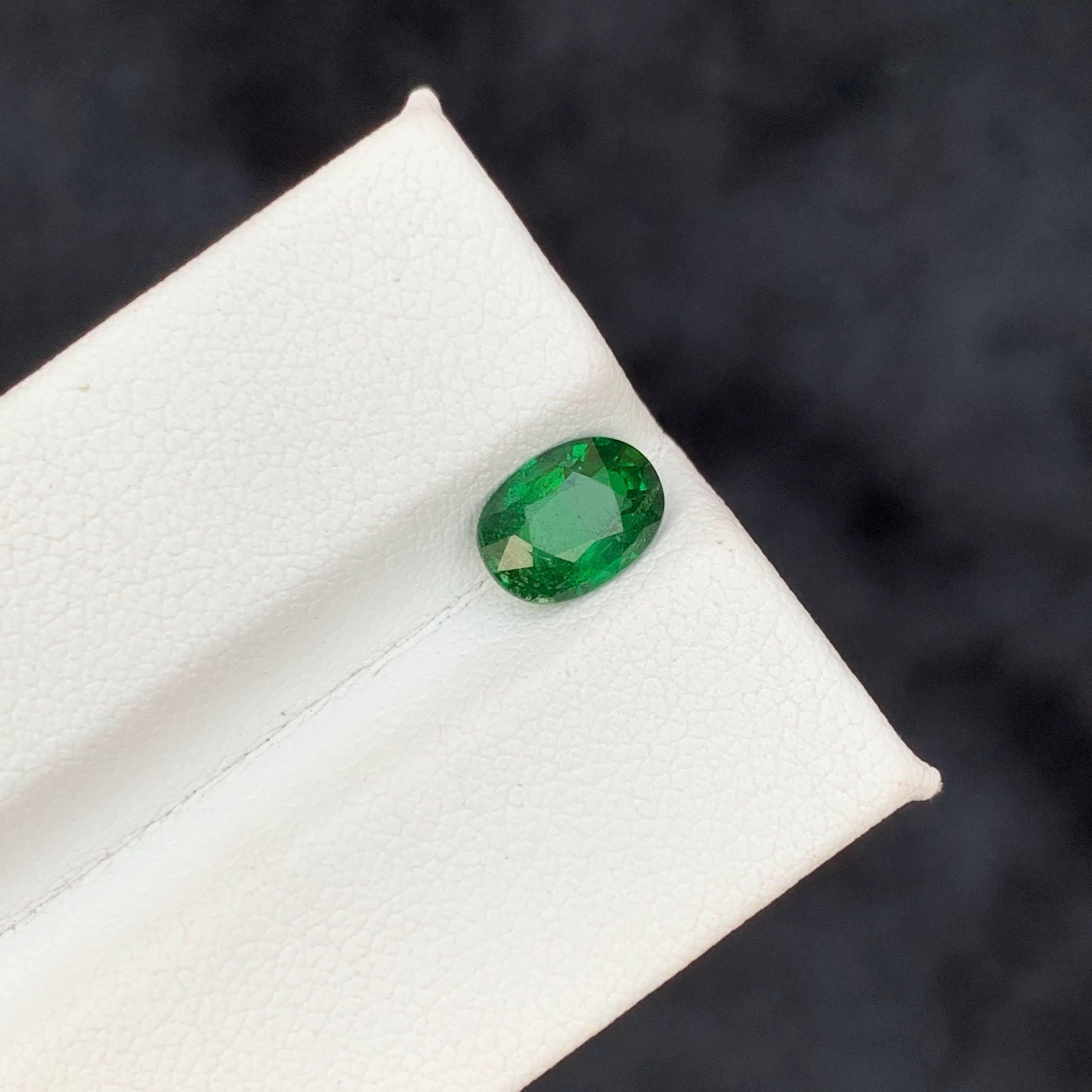 1,35 Karat Natürlicher loser grüner Tsavorit Granat Ovalschliff Tansanischer Edelstein im Angebot 4