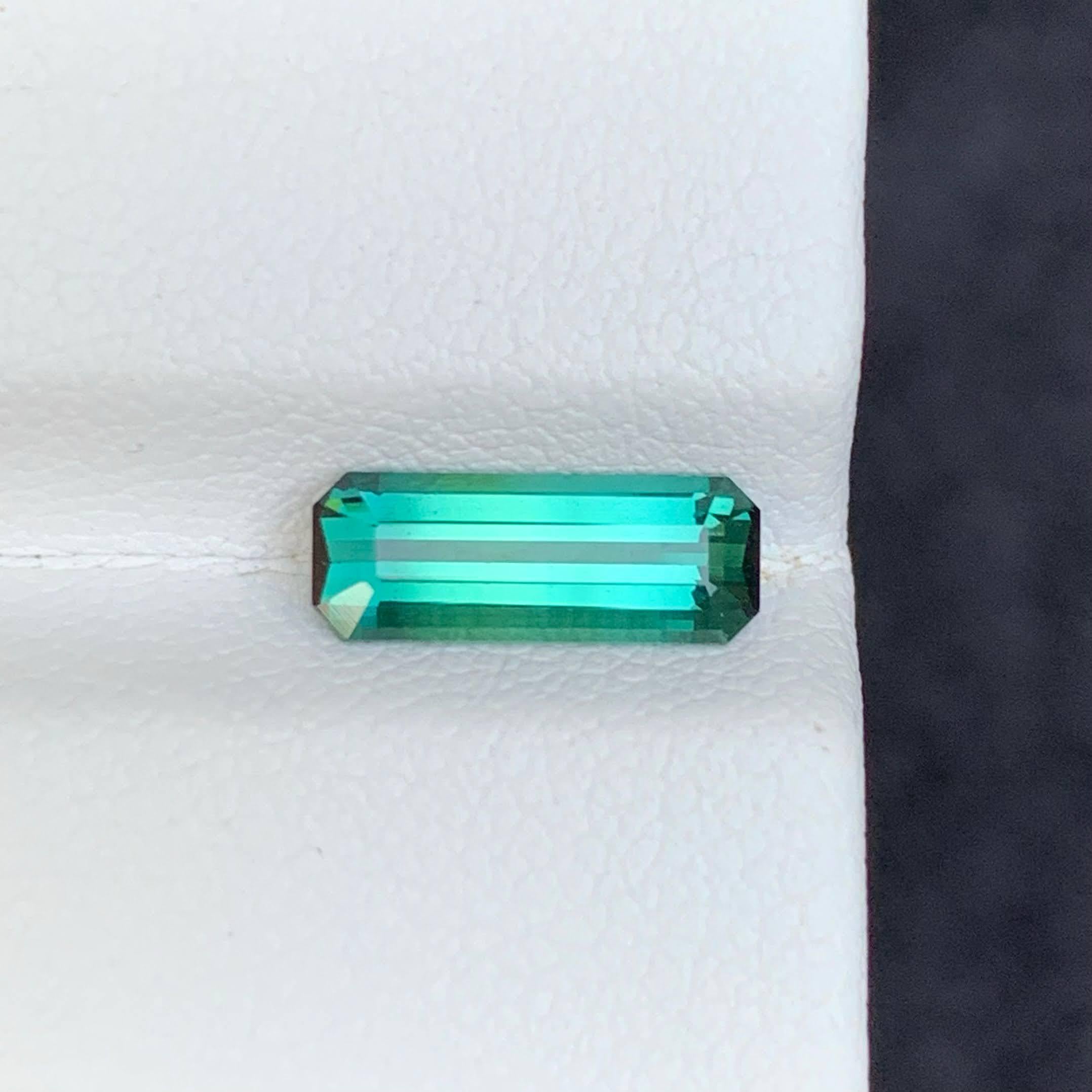 1.35 Karat Natürlicher loser grünlich blauer Turmalin Smaragdschliff Afghanischer Edelstein im Angebot 7