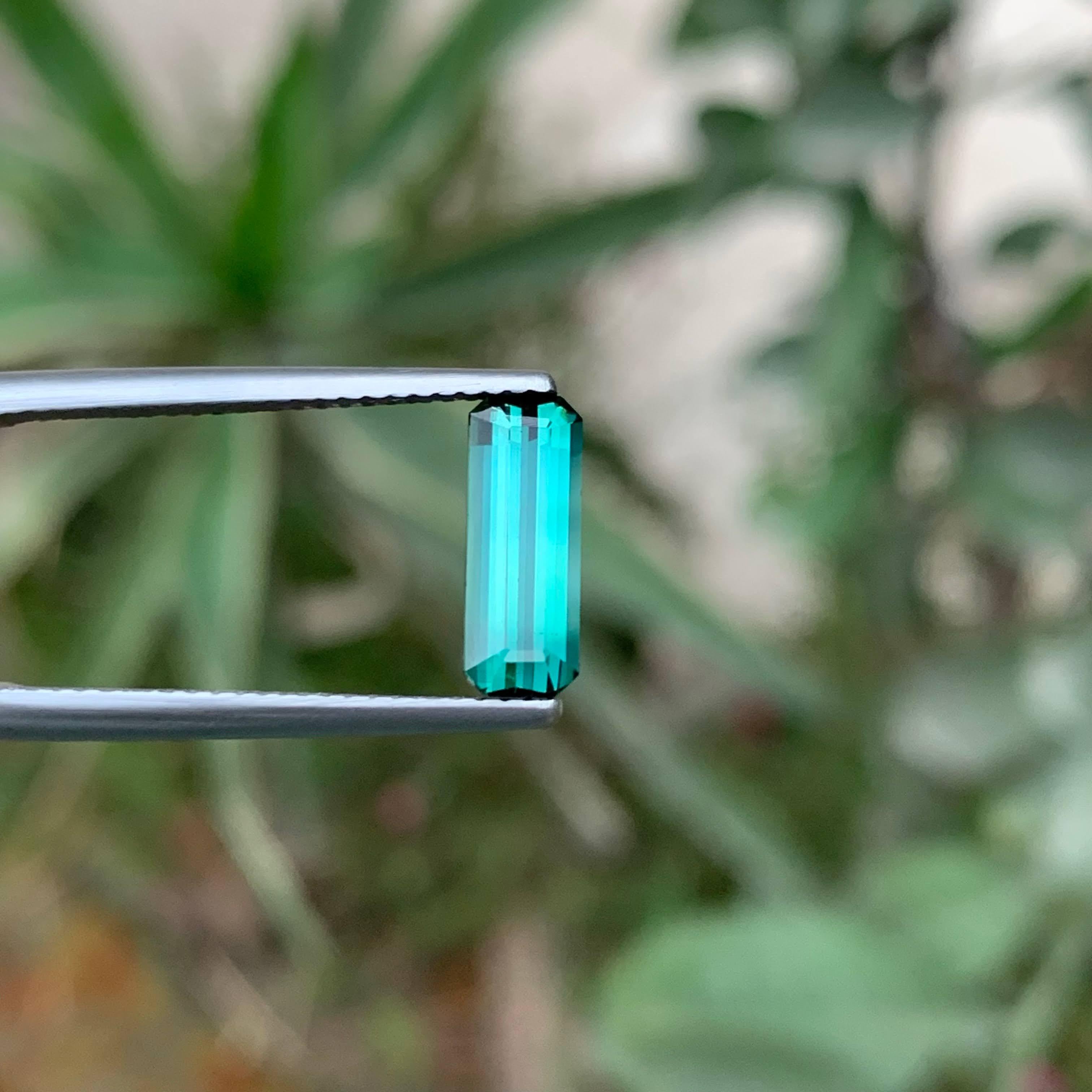 1.35 Karat Natürlicher loser grünlich blauer Turmalin Smaragdschliff Afghanischer Edelstein (Moderne) im Angebot