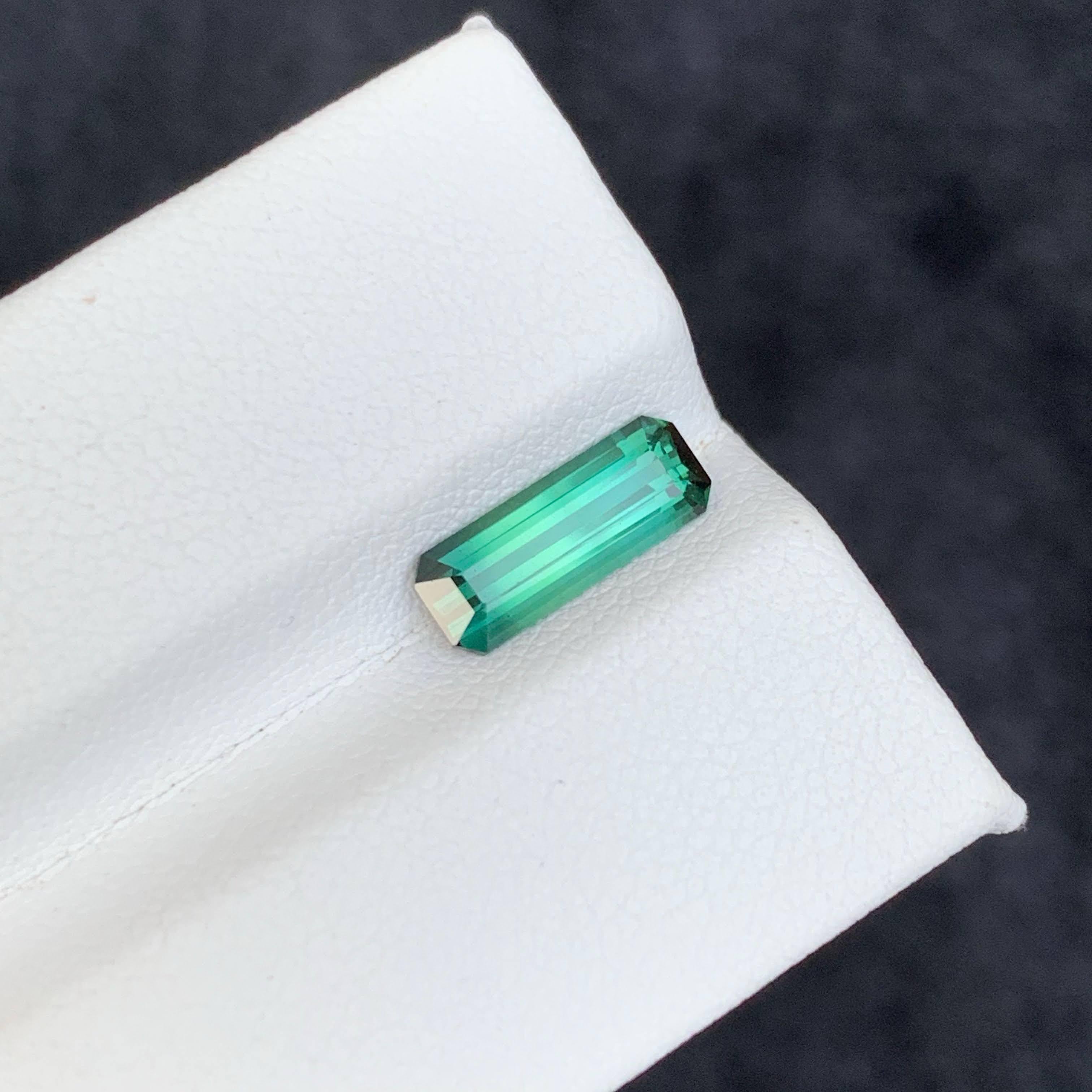 1.35 Karat Natürlicher loser grünlich blauer Turmalin Smaragdschliff Afghanischer Edelstein im Angebot 2