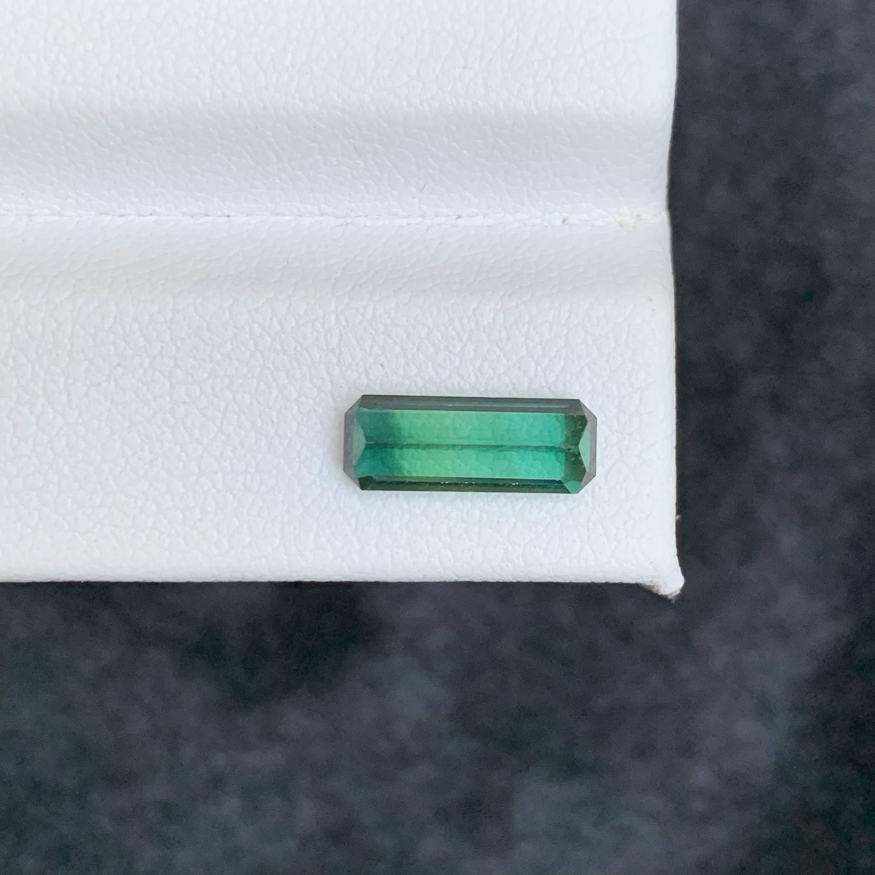 1.35 Karat Natürlicher loser grünlich blauer Turmalin Smaragdschliff Afghanischer Edelstein im Angebot 3