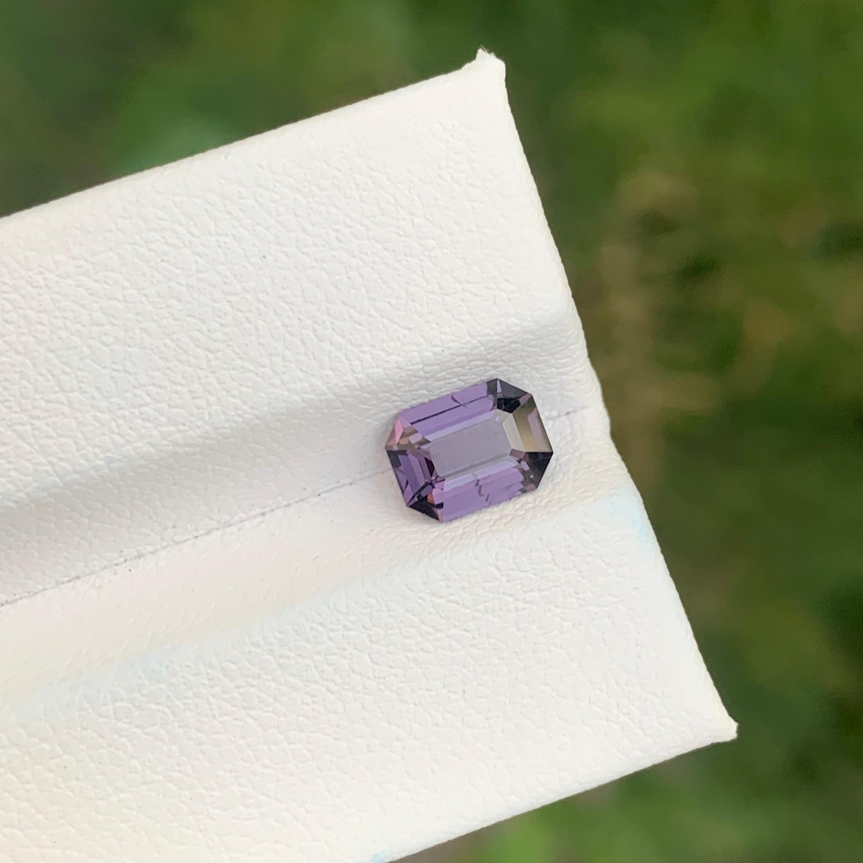 1.35 Karat natürlicher loser lila Spinell Smaragd Form Edelstein im Angebot 5