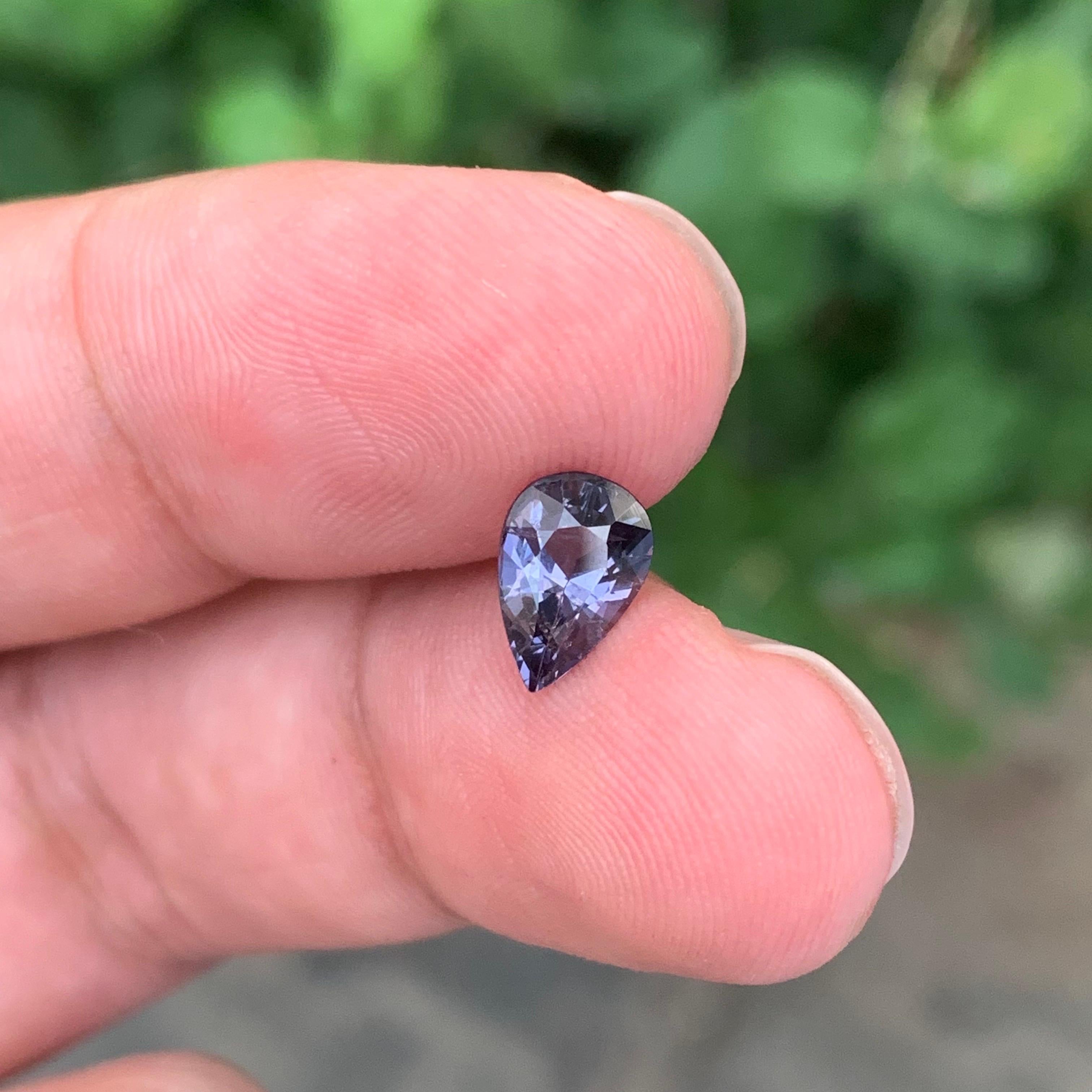 1,35 Carati Nature Spinello viola sciolto a forma di pera Gemma dalla Tanzania in vendita 5