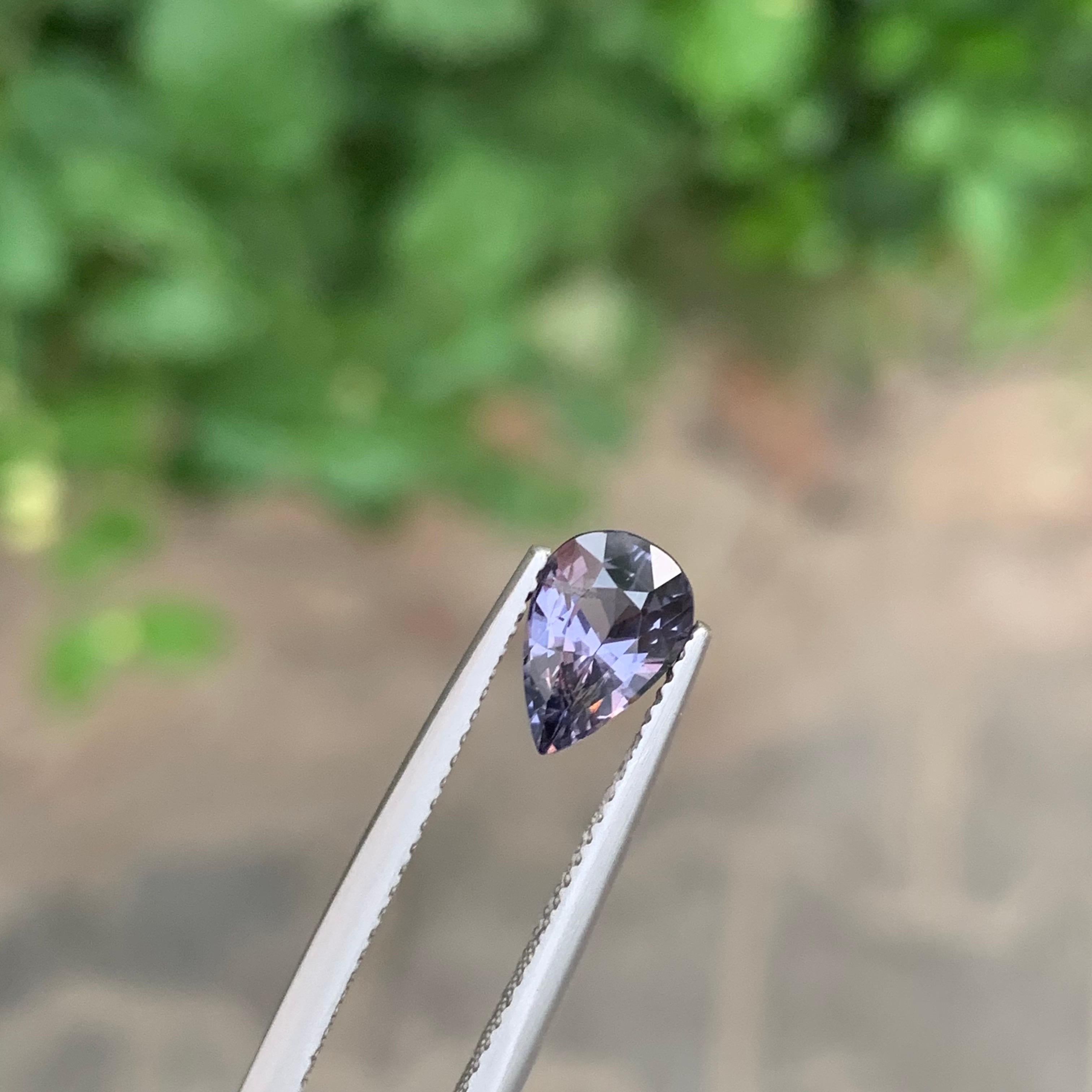 Spinello viola sfaccettato

Peso : 1,35 Carati
Dimensioni: 8,5 x 5,8 x 4,0 mm
Colore: Viola
Trattamento: Non
Origine: Tanzania
Forma : Pera 
Certificato: Su richiesta

Lo spinello è una gemma affascinante, apprezzata per i suoi colori brillanti e la