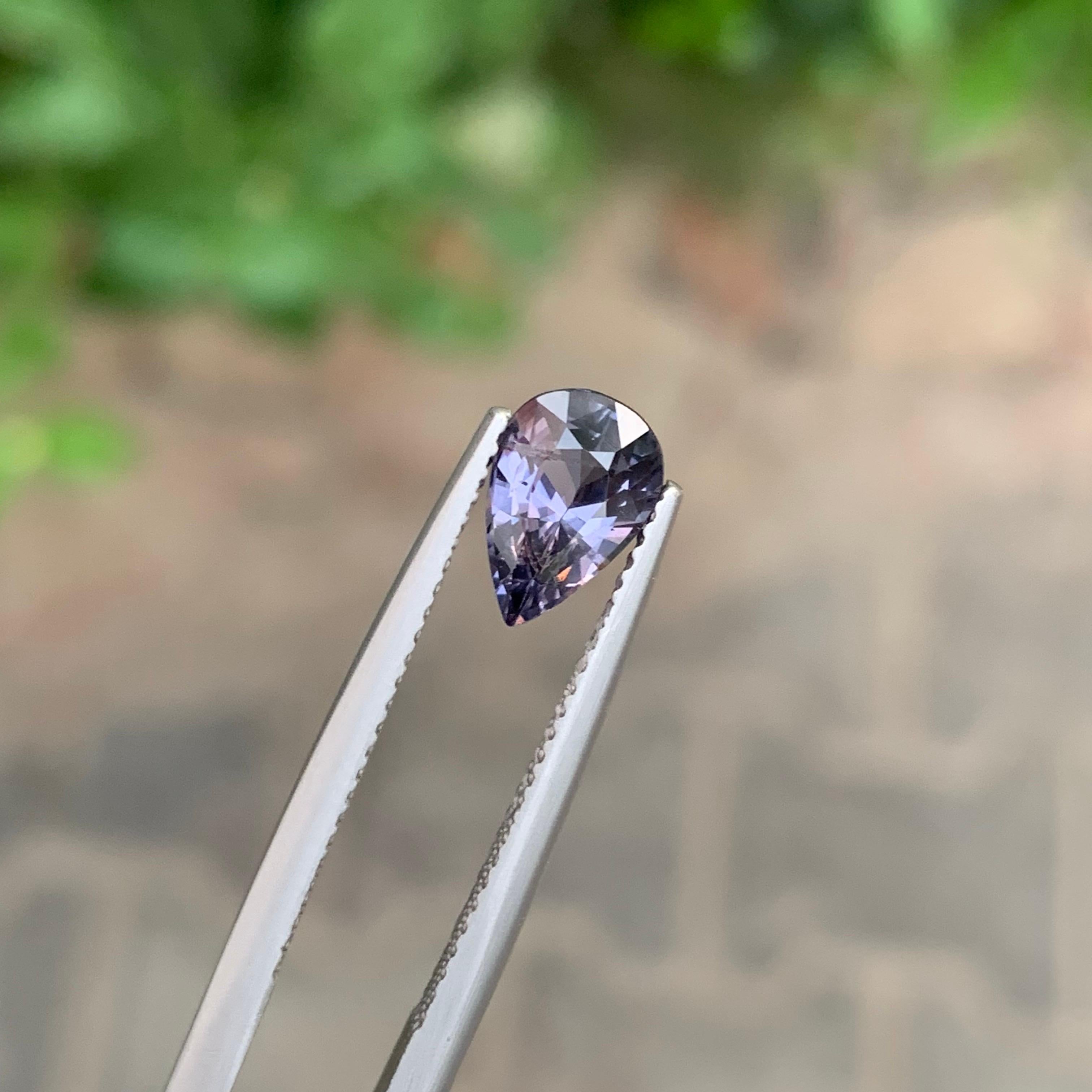 da uomo o donna 1,35 Carati Nature Spinello viola sciolto a forma di pera Gemma dalla Tanzania in vendita