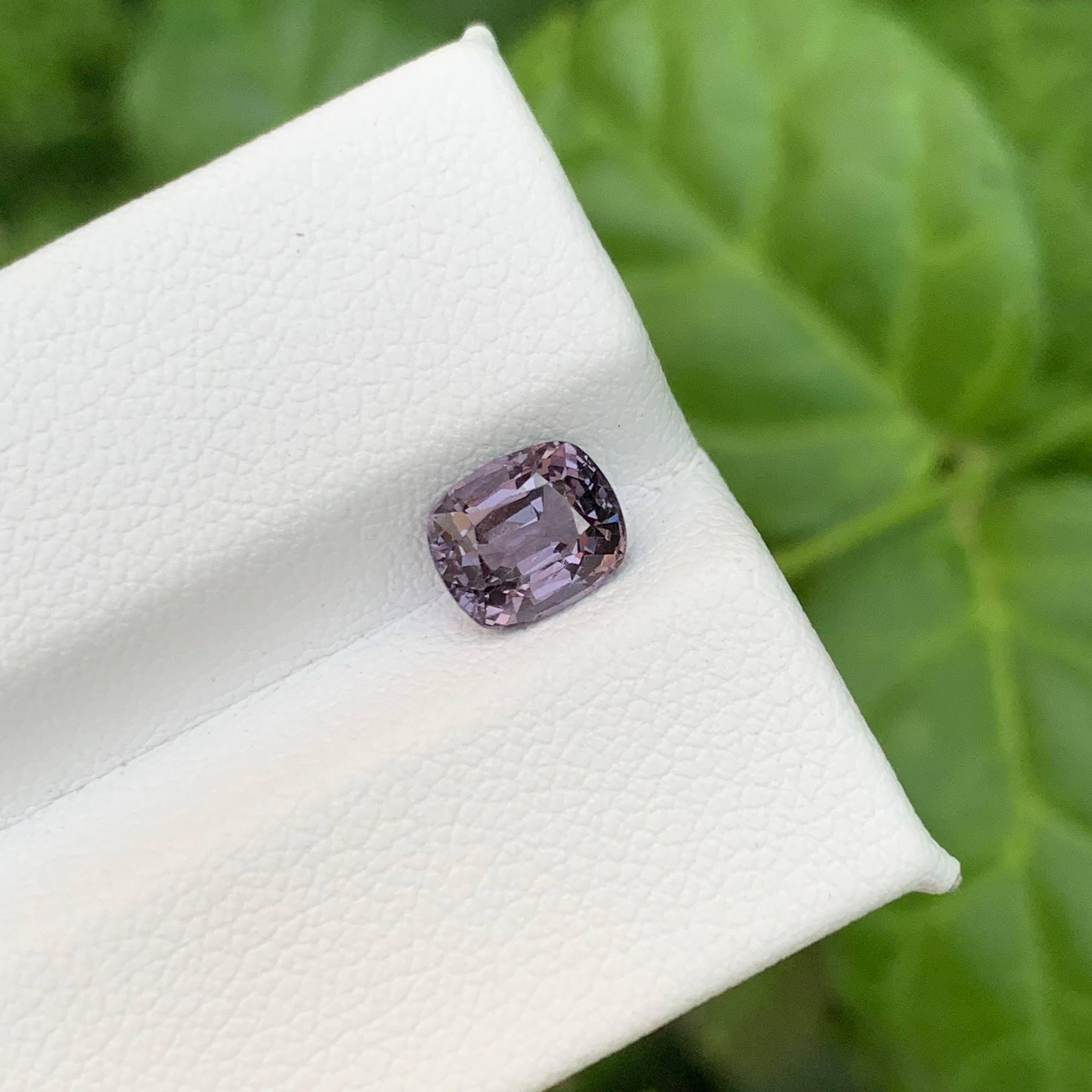 1,35 Carati di Spinello grigio violaceo naturale sfuso, pietra gemma birmana tagliata a cuscino in vendita 4