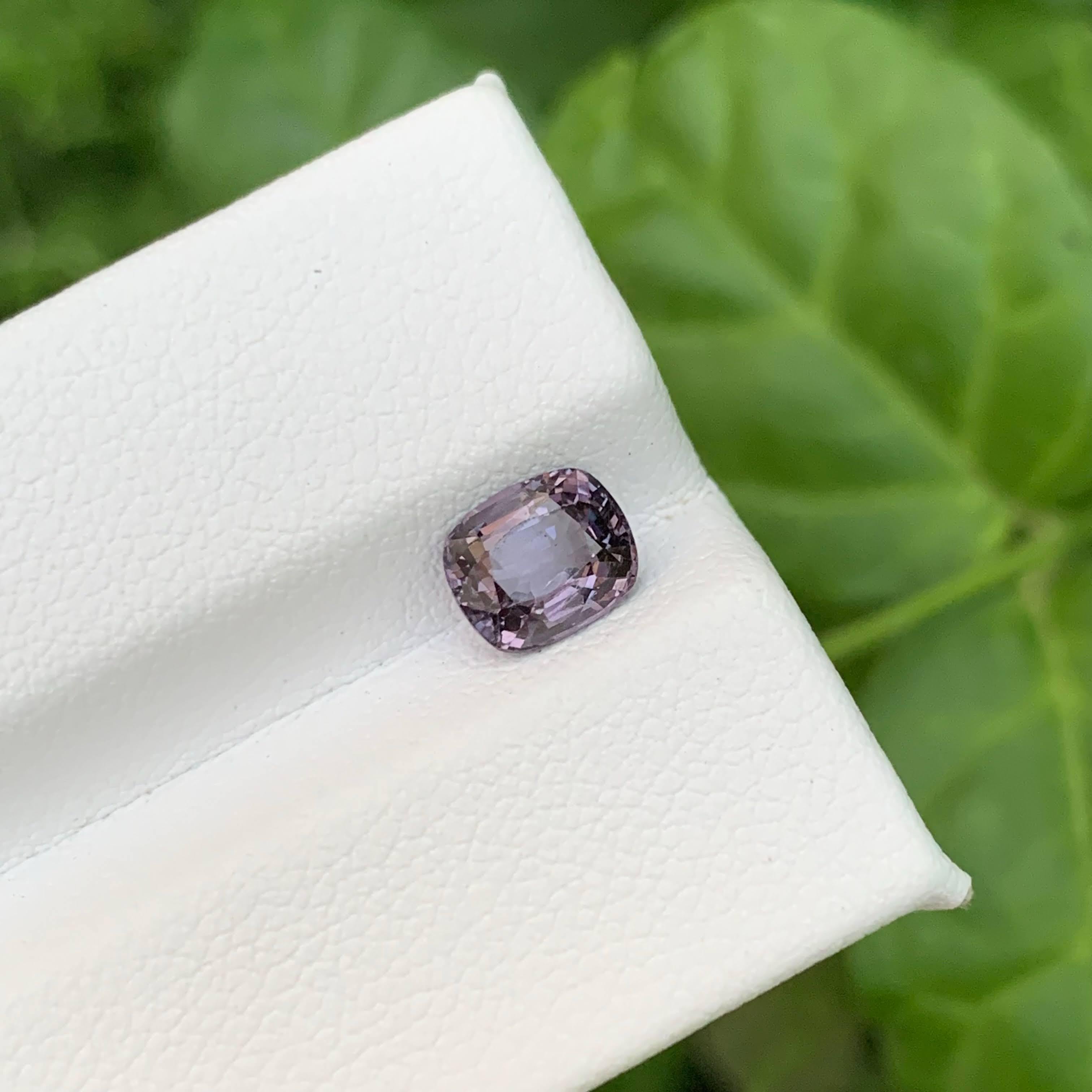 1,35 Carati di Spinello grigio violaceo naturale sfuso, pietra gemma birmana tagliata a cuscino in vendita 3