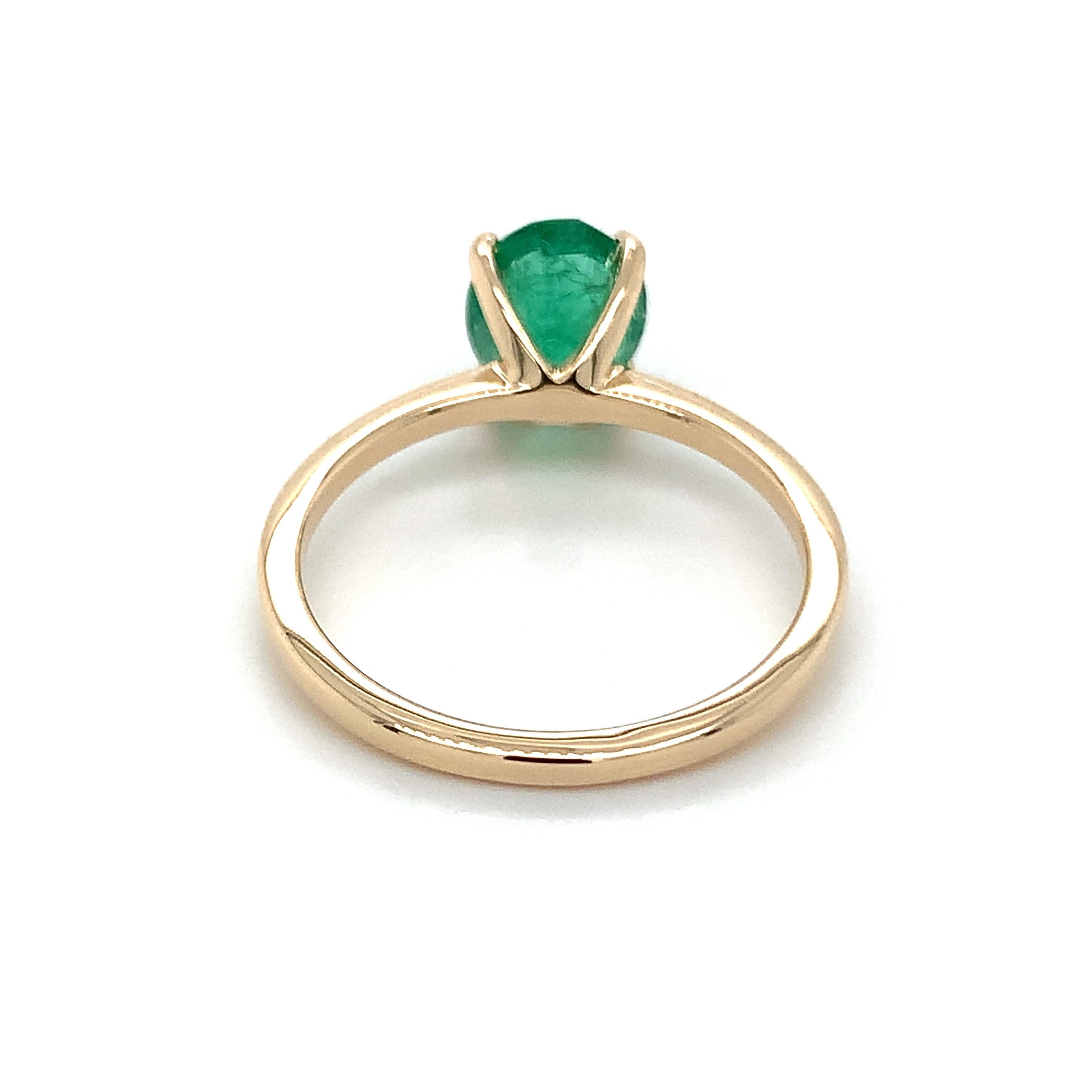 1.35 Carat Oval Cut Emerald Ring in 10k Yellow Gold In New Condition For Sale In Fort Lee, NJ