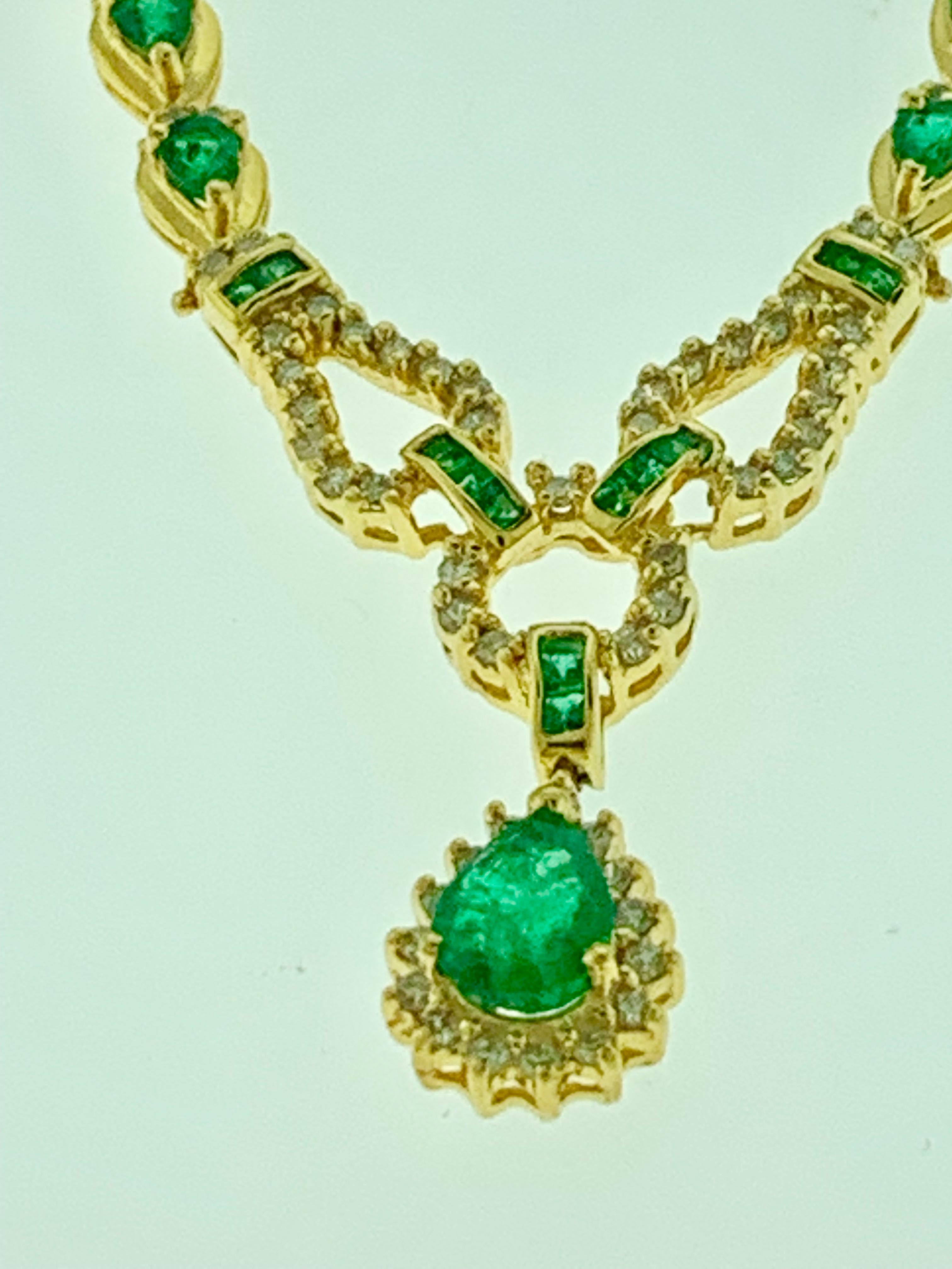 Pear Cut 13.5 Carat Pear Shape Natural  Emerald Diamond Necklace in 14 Karat Gold