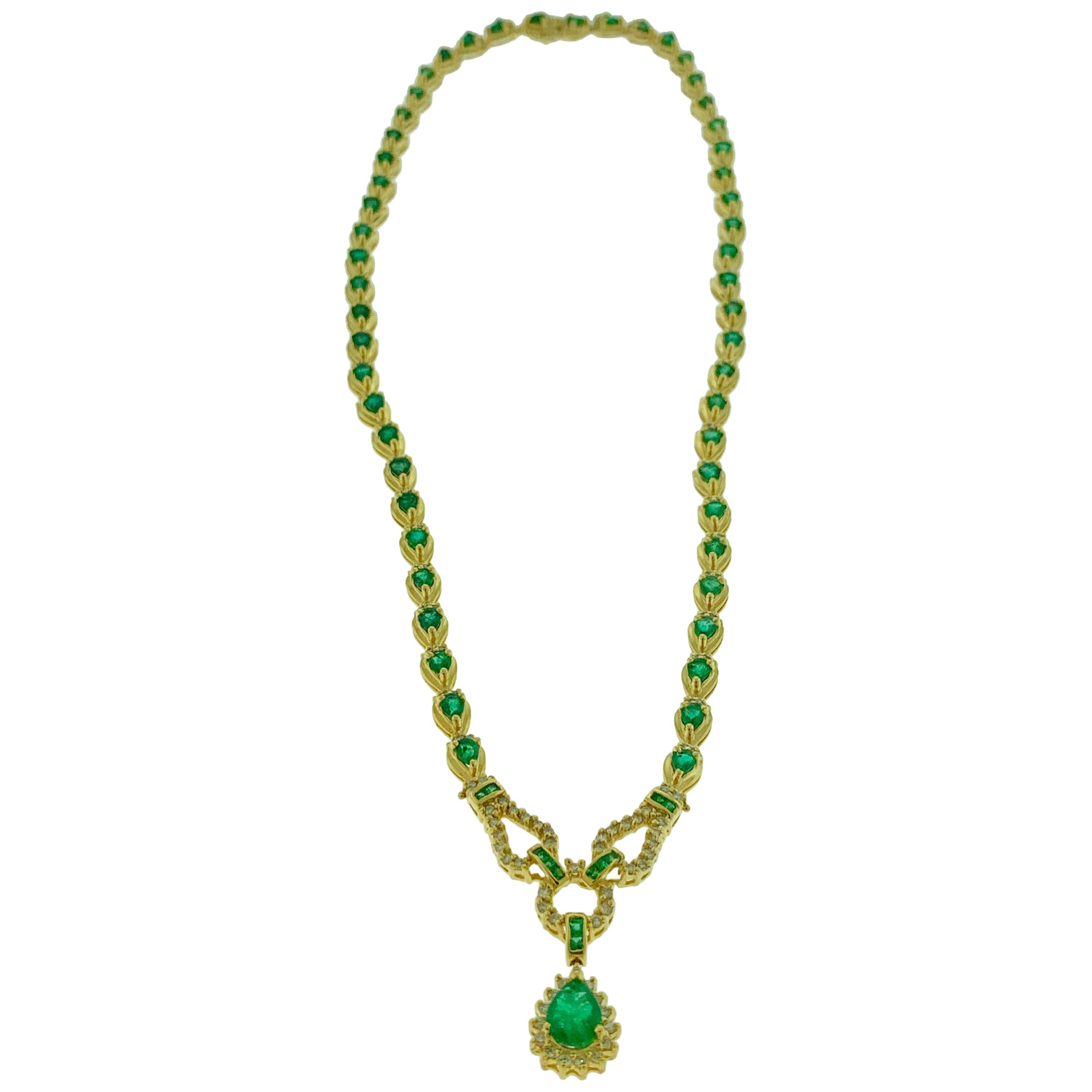 13.5 Carat Pear Shape Natural  Emerald Diamond Necklace in 14 Karat Gold