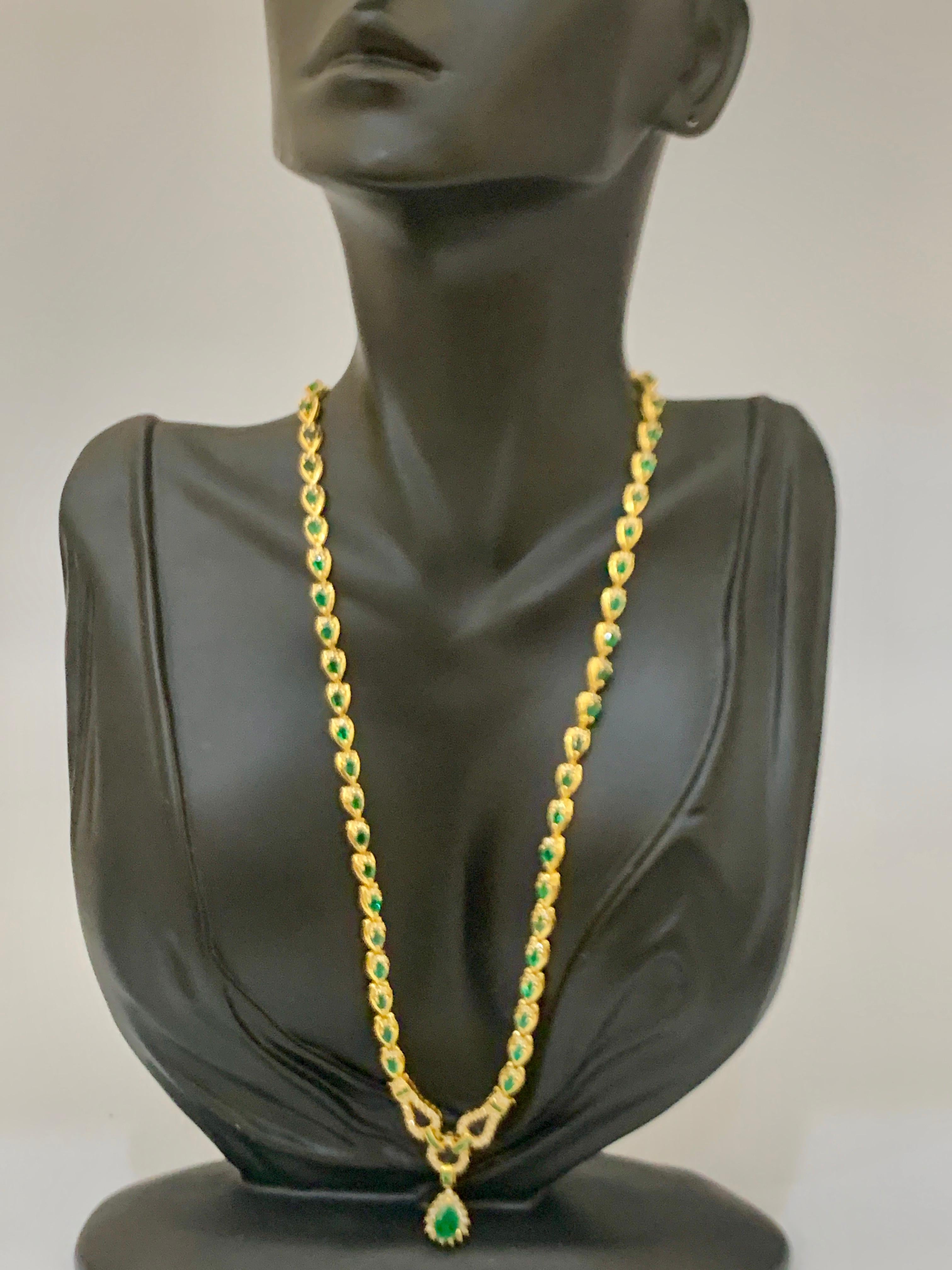 13.5 Carat Pear Shape Natural  Emerald Diamond Necklace in 14 Karat Gold 6