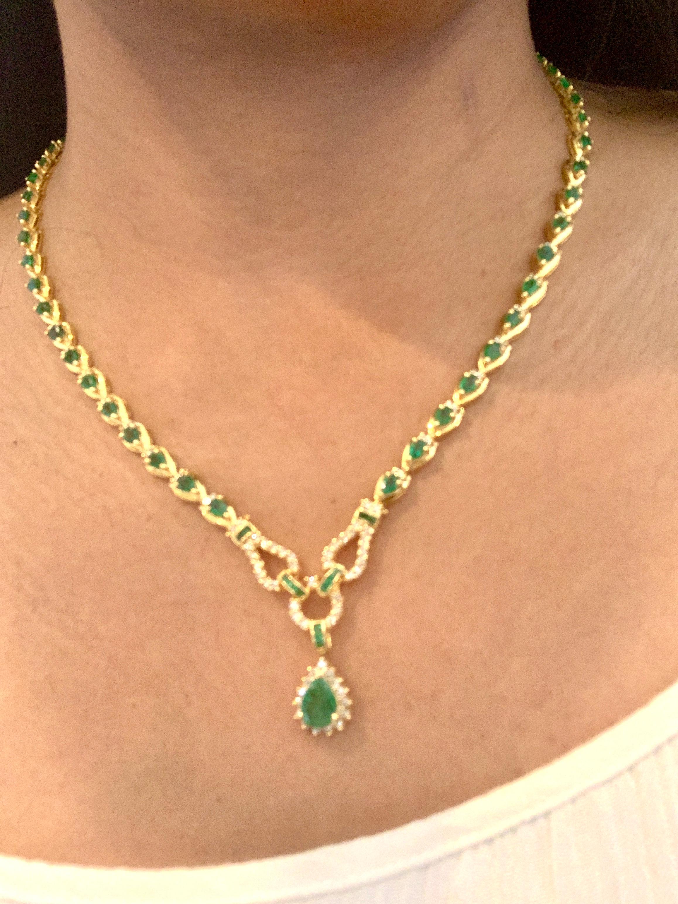 13.5 Carat Pear Shape Natural  Emerald Diamond Necklace in 14 Karat Gold 9