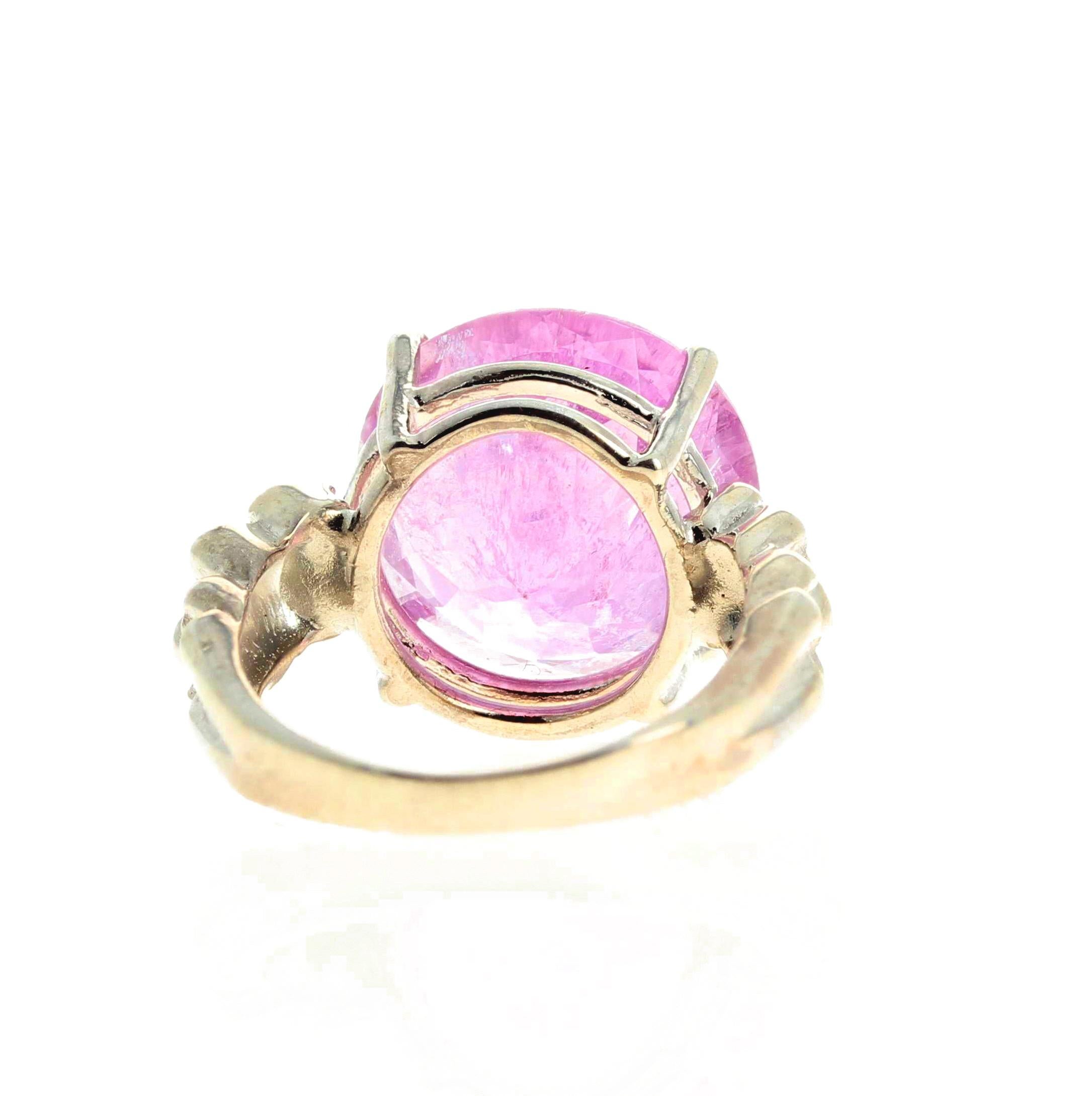 AJD Extraordinary Sparkling 13.5Ct BrightPinky Kunzite Silver Cocktail Ring For Sale 2