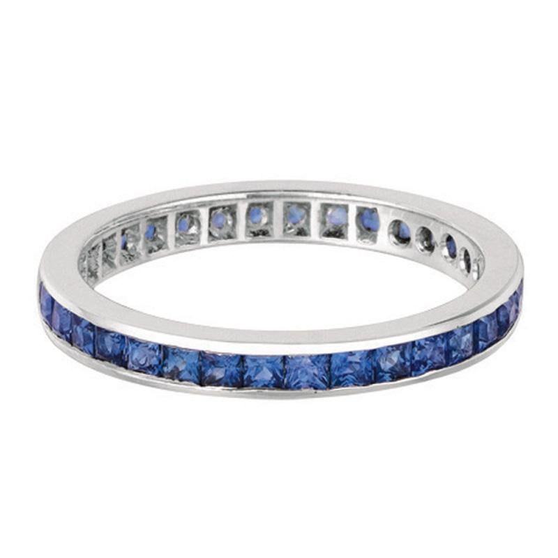 Contemporary 1.35 Carat Princess Cut Natural Sapphire Ring Band 14 Karat White Gold For Sale