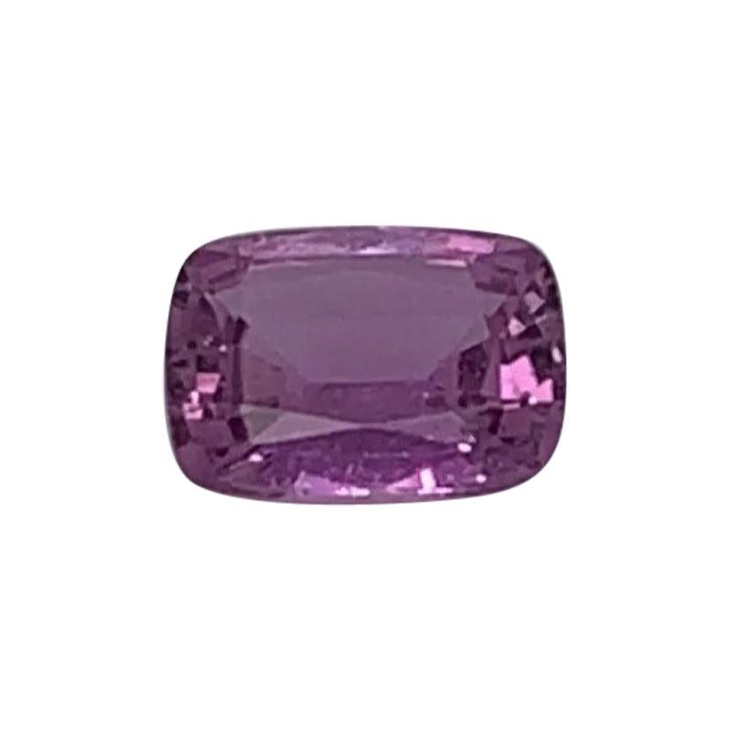 Saphir violet de 1,35 carat certifié par le GIA