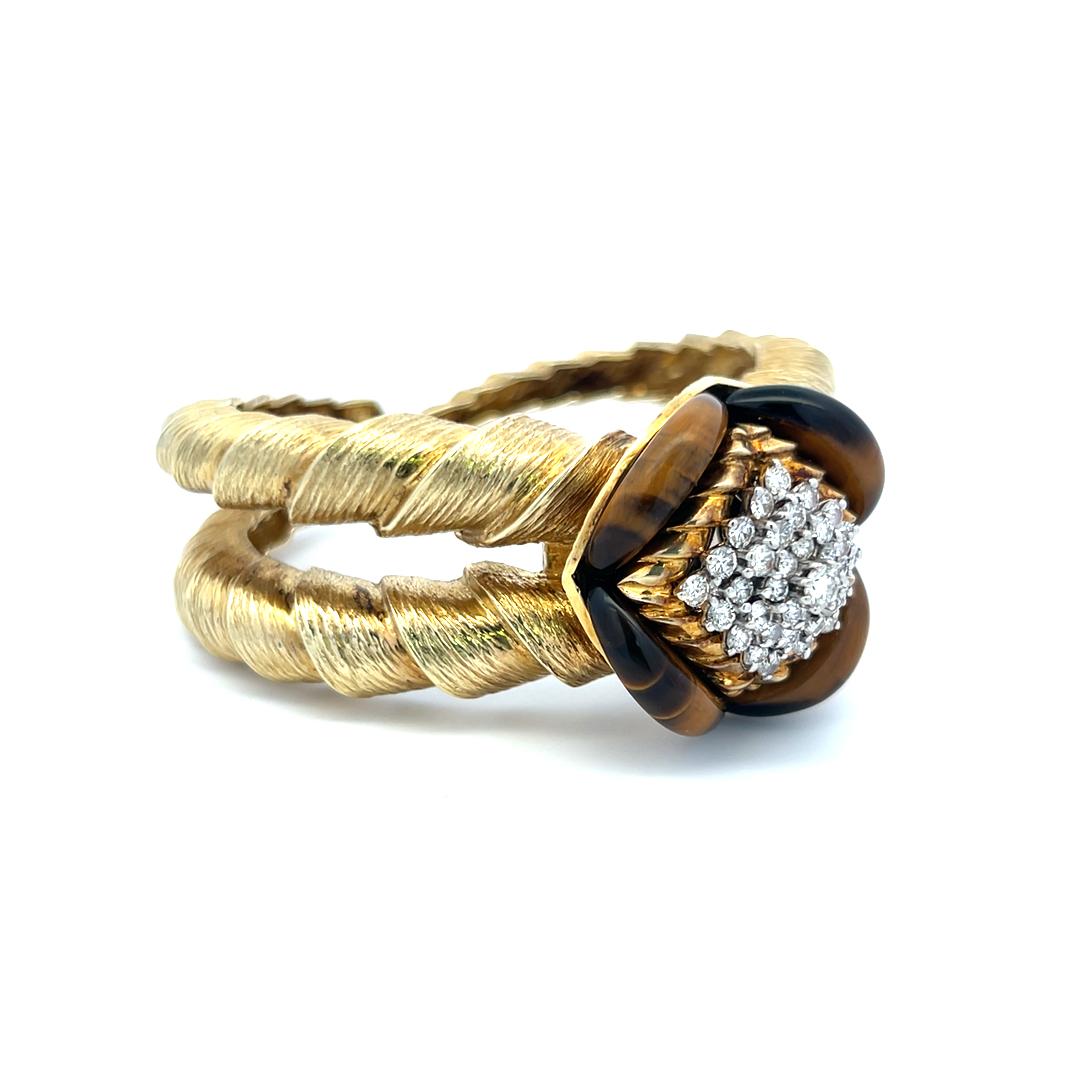 Bracelet jonc en or jaune 18 carats avec diamants ronds brillants de 1,35 carat H VS en vente 1