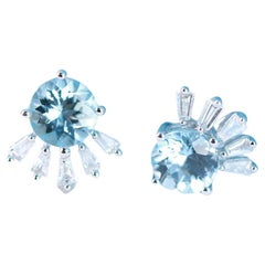 1,35 Karat Aquamarin im Rundschliff und Baguette-Diamant Ohrring aus 18 Karat Weißgold