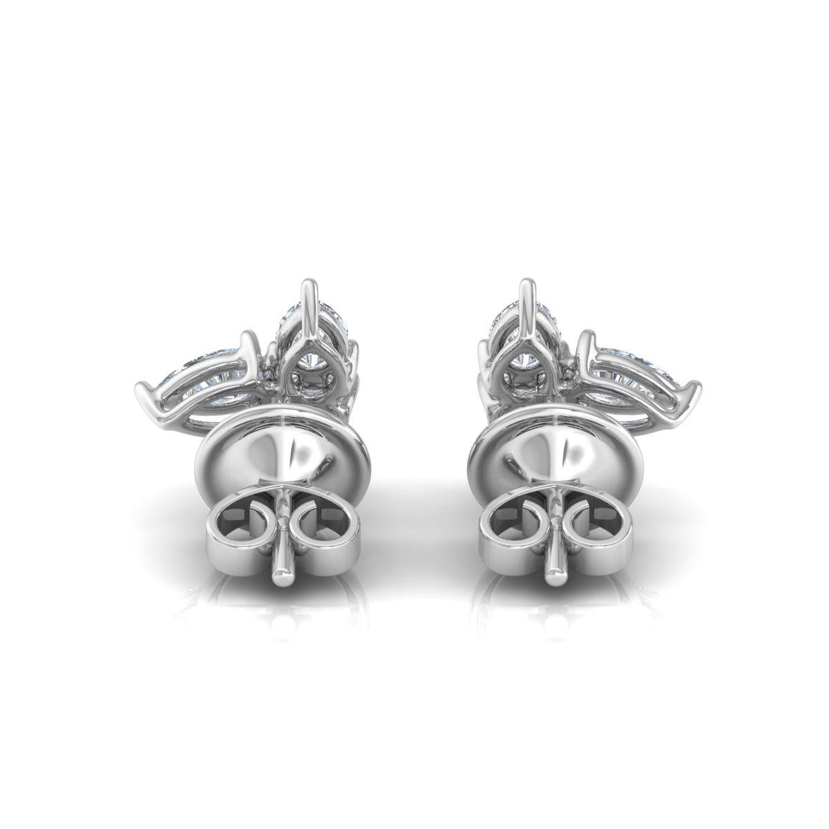 Code article :- SEE-1100C
Poids brut :- 2.42 gm
Or blanc 18k Poids :- 2.15 gm
Poids du diamant :- 1.35 Ct. ( DIAMANT MOYEN DE PURETÉ SI1-SI2 ET DE COULEUR H-I )
Taille des boucles d'oreilles :- 14 mm environ.

Cadeau de fiançailles, cadeau de douche