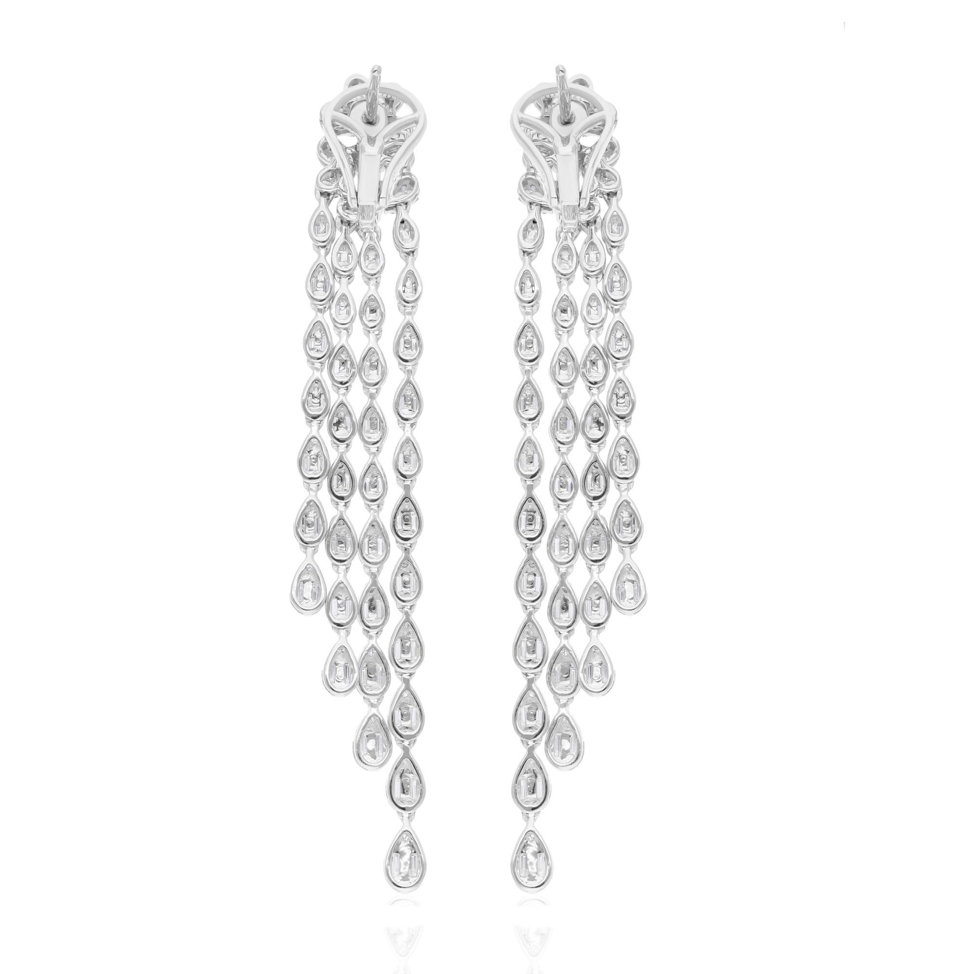 Orecchini a lampadario con diamanti tondi baguette da 1,35 carati SI/H Oro bianco 18 carati In condizioni Nuovo in vendita a Diera, Dubai