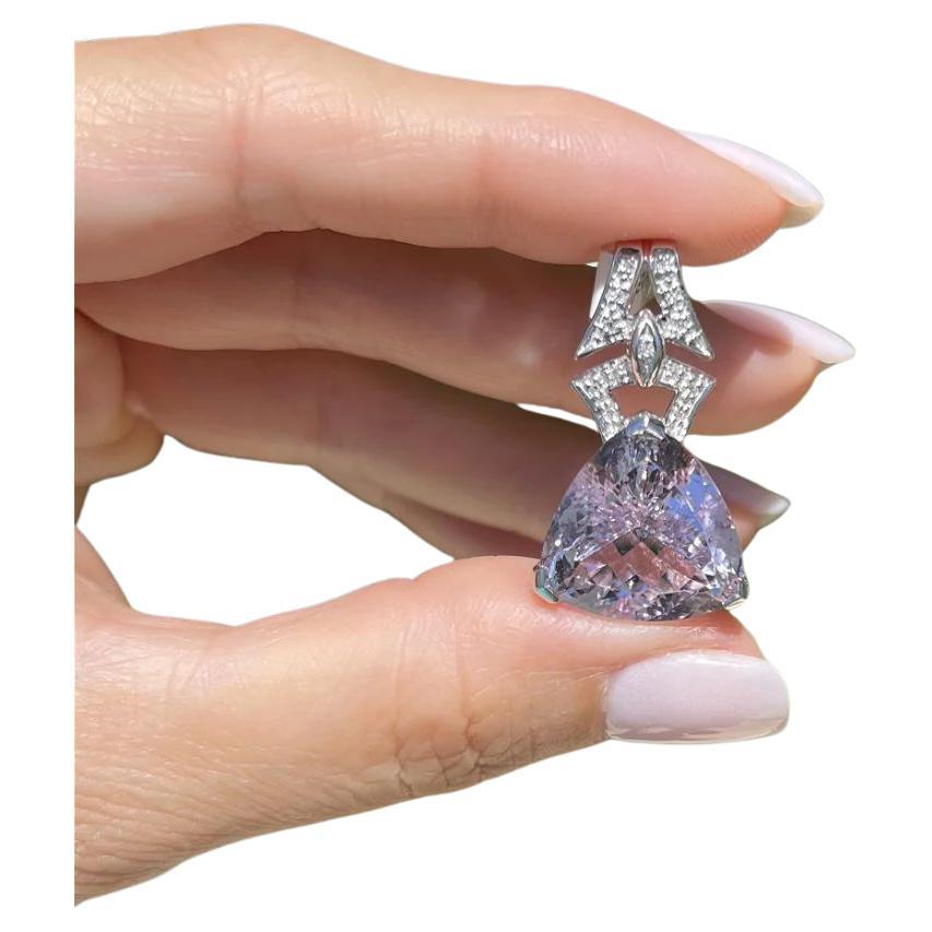 13.5 Carat Trillion Kunzite and Diamond Gold Pendant Necklace