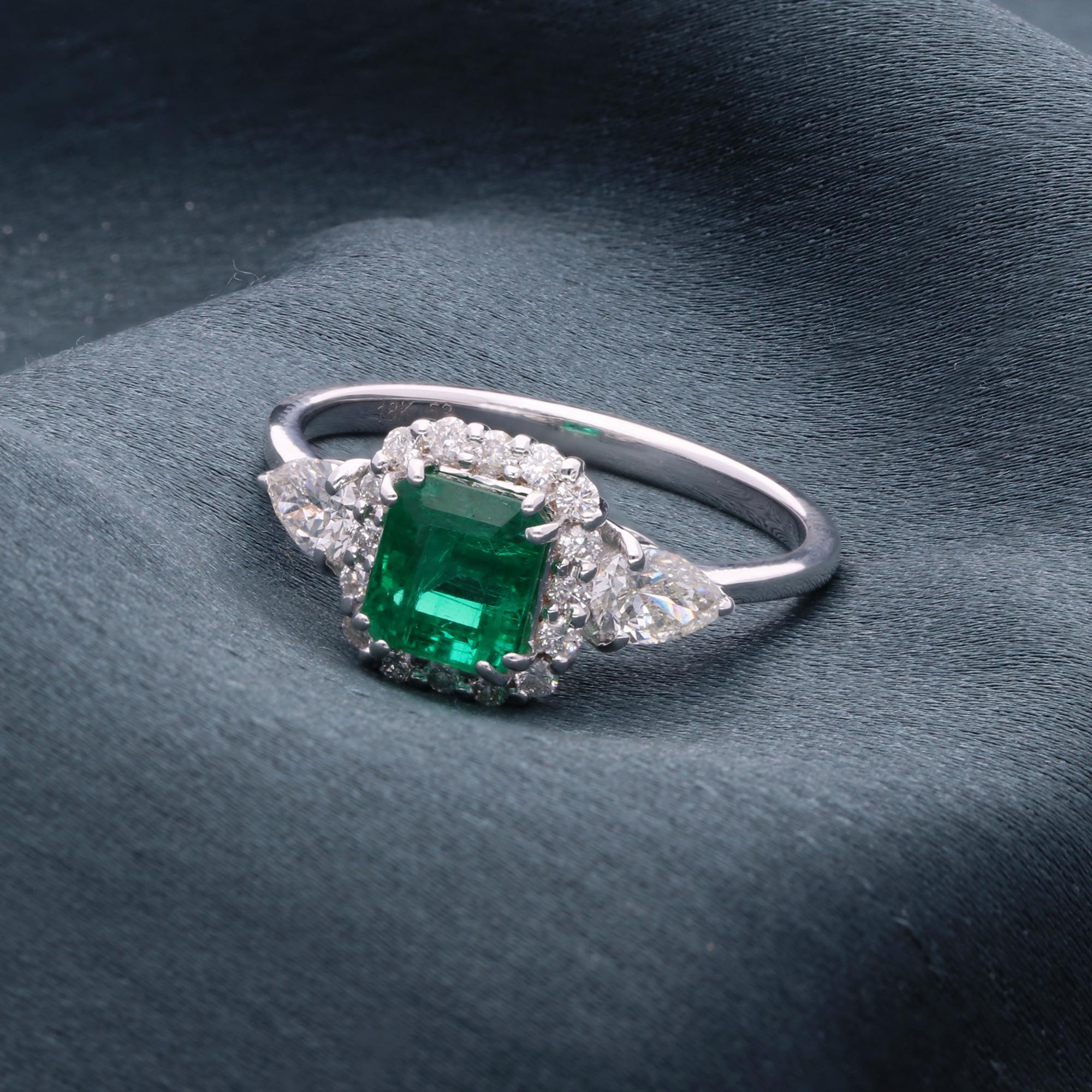 1.35 Carat Zambian Emerald Cocktail Ring 0.61 Ct Diamond 18 Karat White Gold In New Condition For Sale In Diera, Dubai