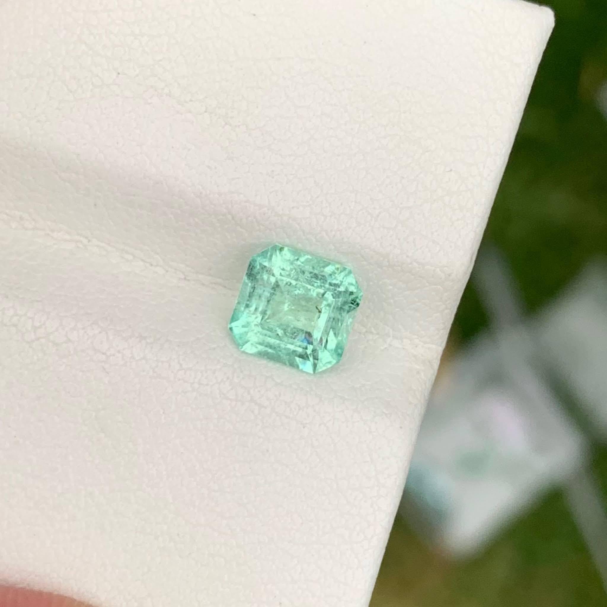 Women's or Men's 1.35 Carats Loose Emerald Stone Emerald Cut Natural Gemstone From Afghanistan For Sale