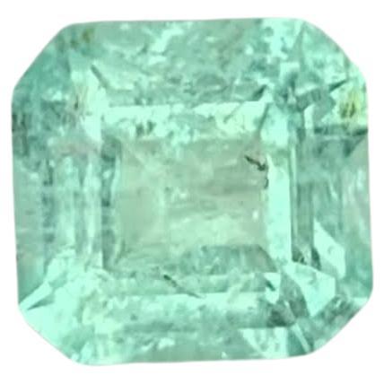 Pierre émeraude non sertie taille émeraude de 1,35 carat, pierre naturelle d'Afghanistan