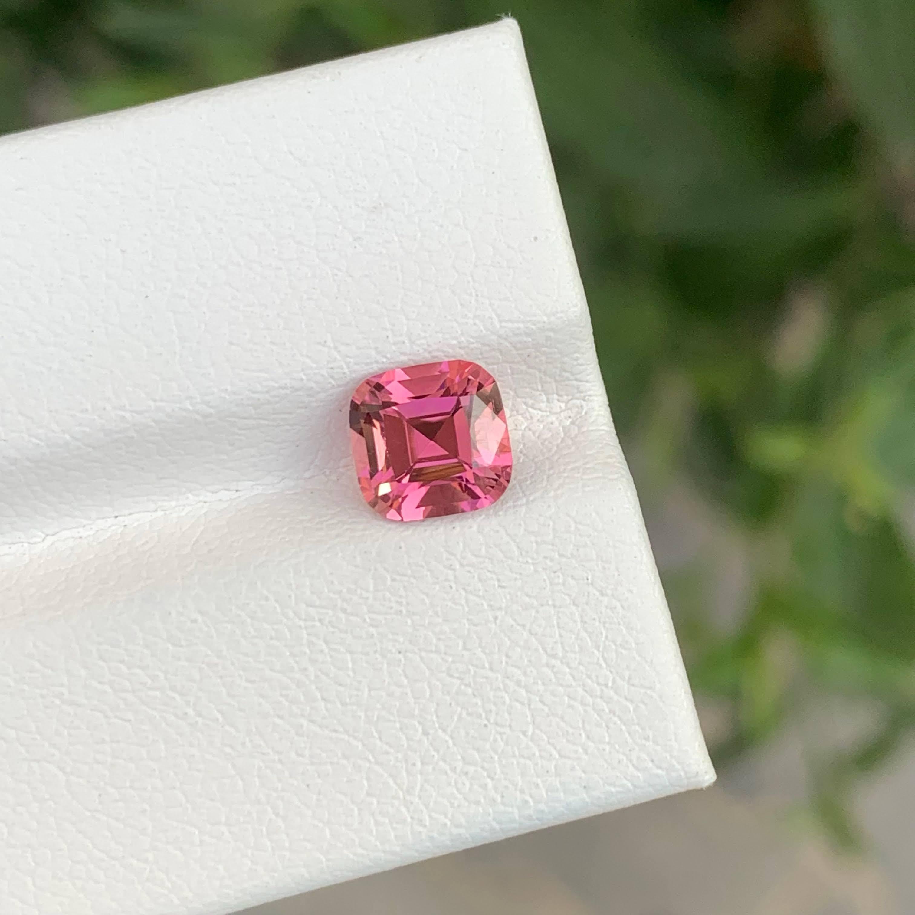 1,35 carati di tormalina rosa sciolta, taglio a cuscino, gemma afgana naturale In condizioni Nuovo in vendita a Bangkok, TH