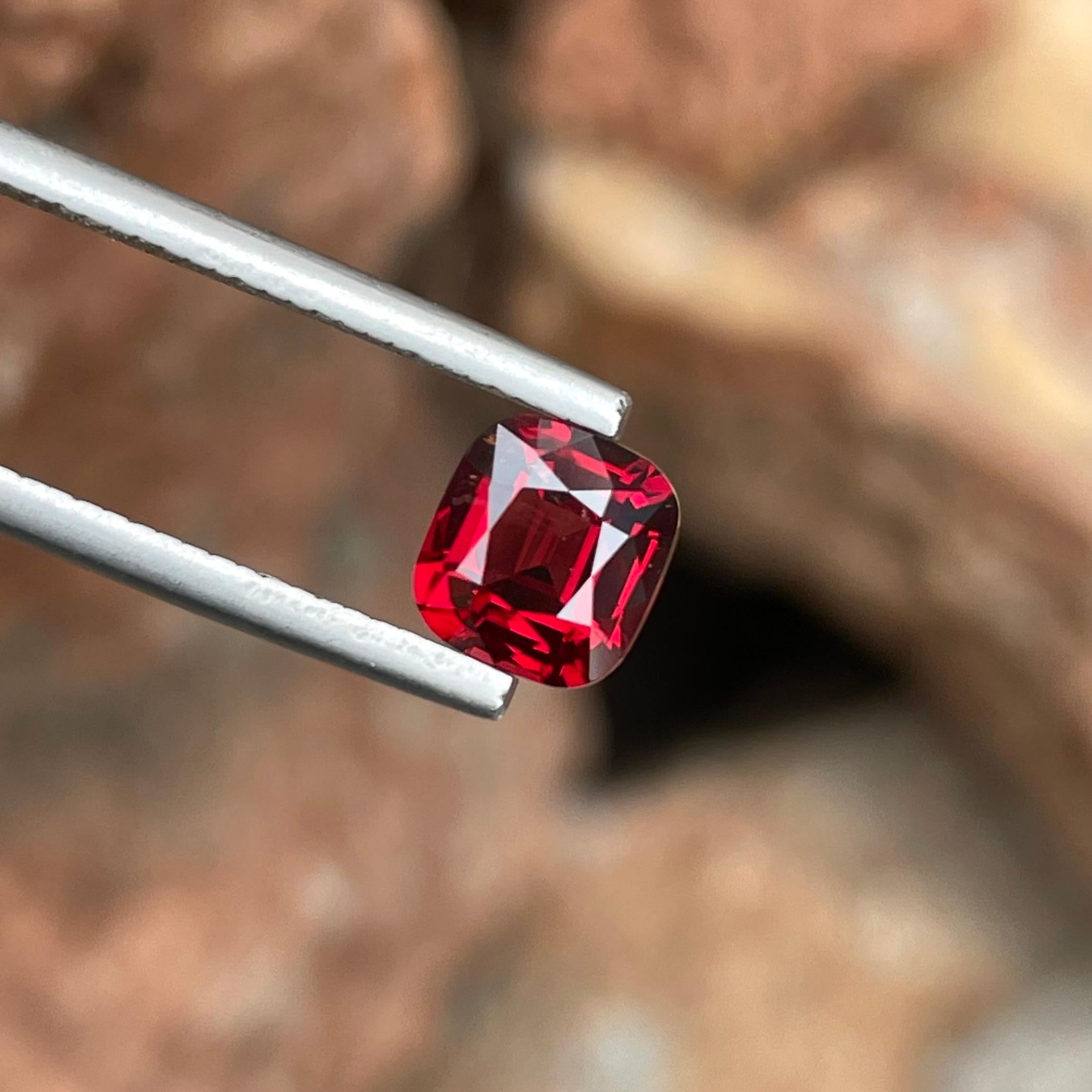 1.35 Carats Natural Loose Red Burmese Spinel Stone Fancy Cushion Cut Gemstone In New Condition For Sale In Bangkok, TH
