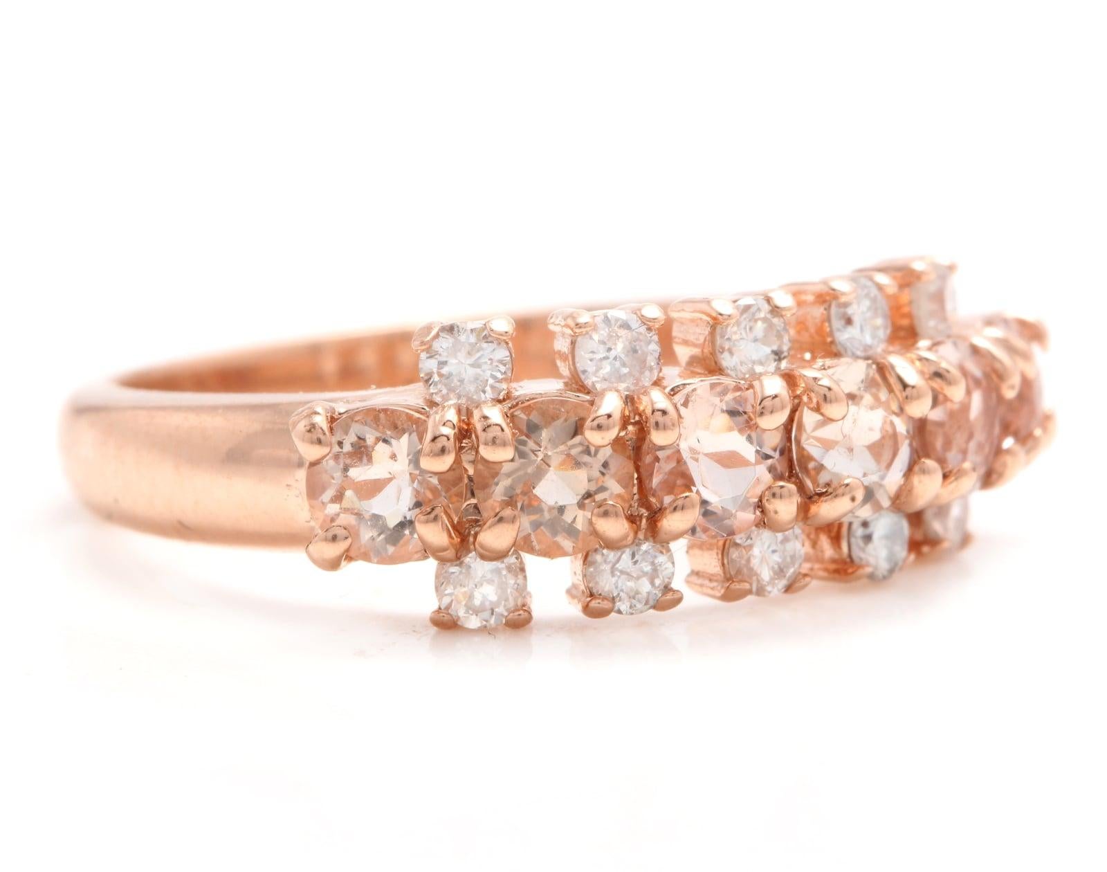 Anillo de oro rosa macizo de 14 quilates con morganita natural y diamantes de 1,35 quilates

Valor de sustitución sugerido: 1,500.00 $.

Peso total de Morganitas Redondas Naturales: Aprox. 1,00 Quilate 

Medidas de la Morganita: Aprox.
