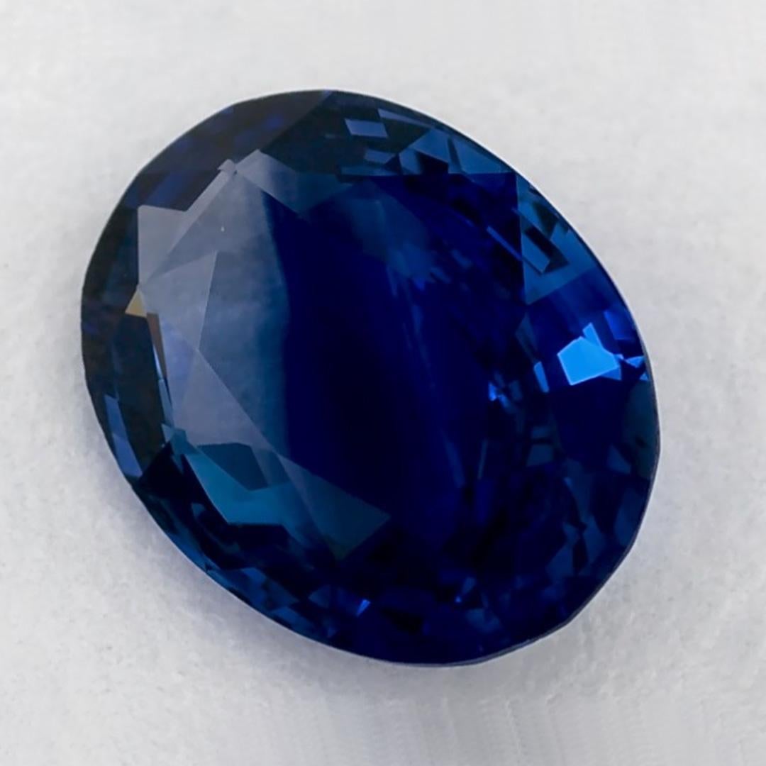 Ein sehr wertvoller September-Geburtsstein mit einer bezaubernden blauen Farbe. Man glaubt, dass sie dem Leben Glück und Reichtum bringen.

Entdecken Sie die lebendige Kollektion von Smaragden, Rubinen und Saphiren in unserem Geschäft, die als lose