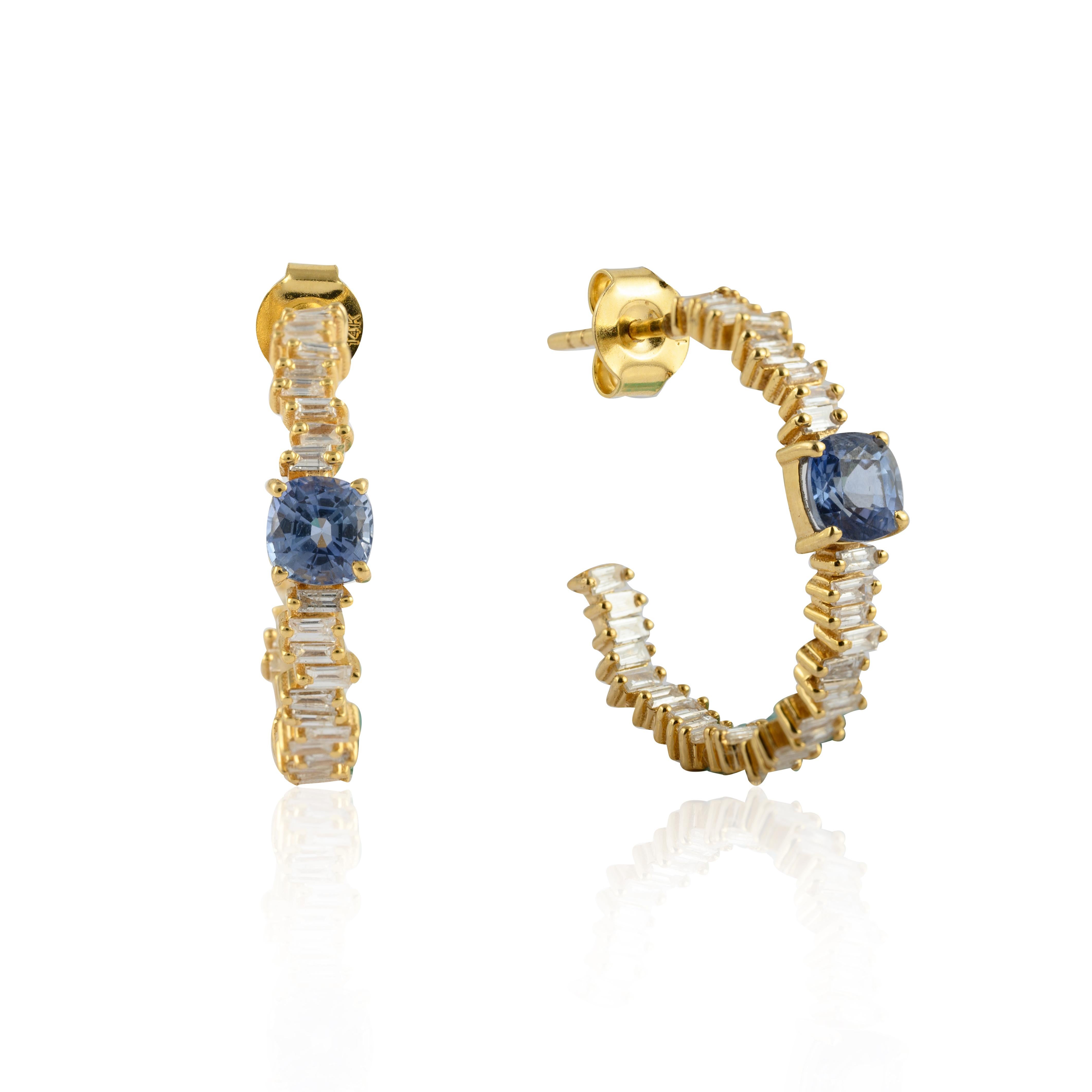 1.35 Ct Blue Sapphire and Diamonds Hoop Earrings 14k Solid Yellow Gold (Boucles d'oreilles saphir bleu et diamants) Neuf - En vente à Houston, TX