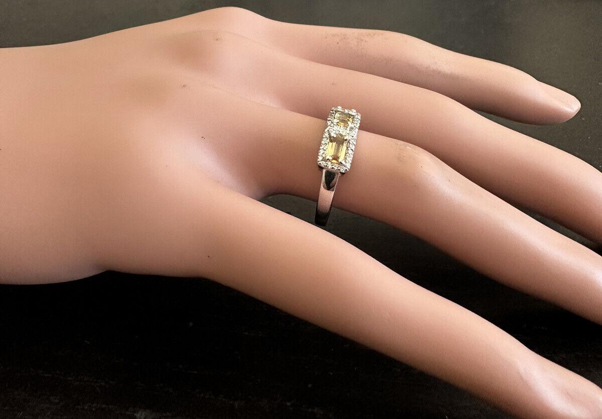 Bague en or blanc massif 14 carats avec saphir jaune naturel exquis de 1,35 carat et diamants en vente 2