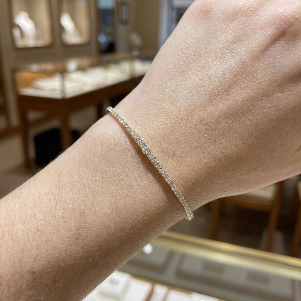 Taille ronde Bracelet en or jaune 14k avec gradation de 1,35 ct de diamant Naturel en vente