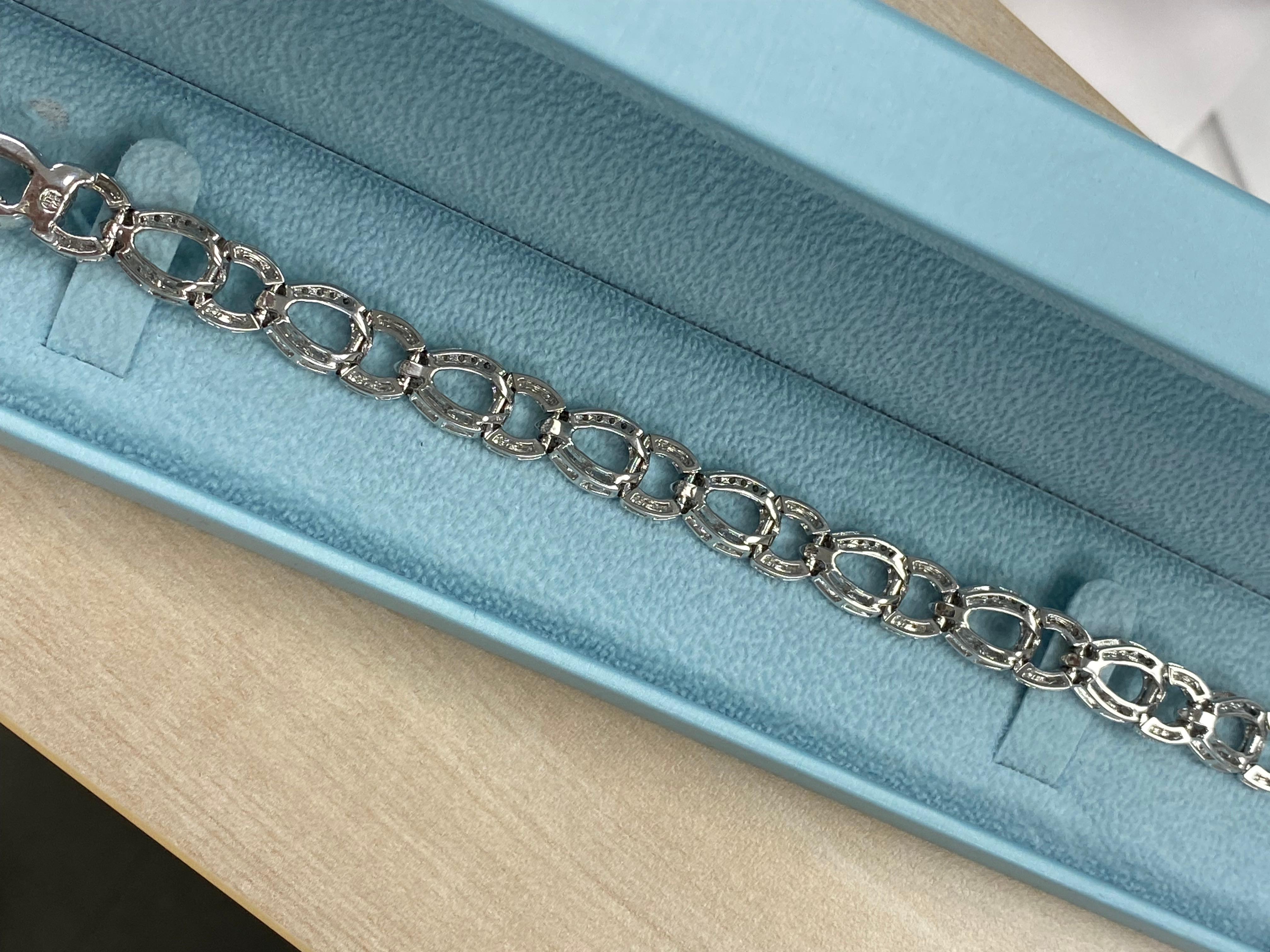 Bracciale da sposa a forma di pera con diamante rotondo da 1,35 carati in oro bianco 14 carati in vendita 5