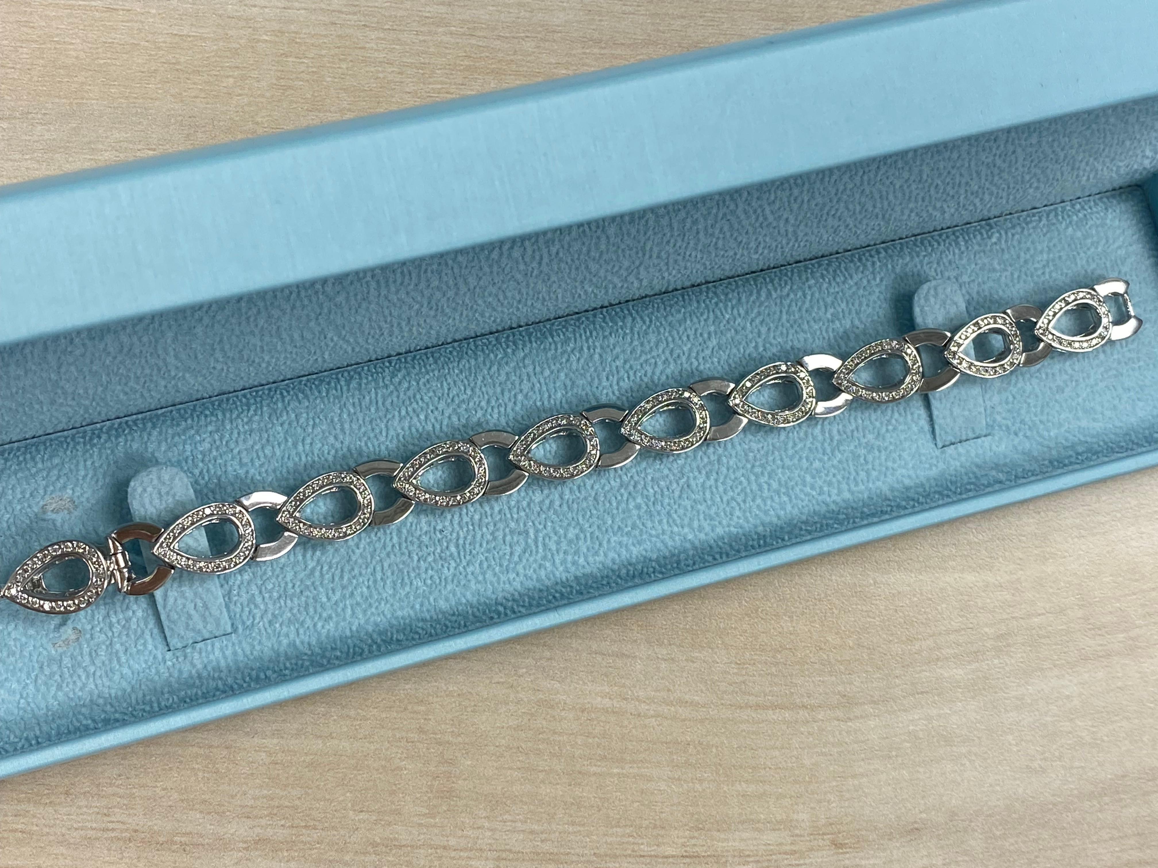 Donna Bracciale da sposa a forma di pera con diamante rotondo da 1,35 carati in oro bianco 14 carati in vendita