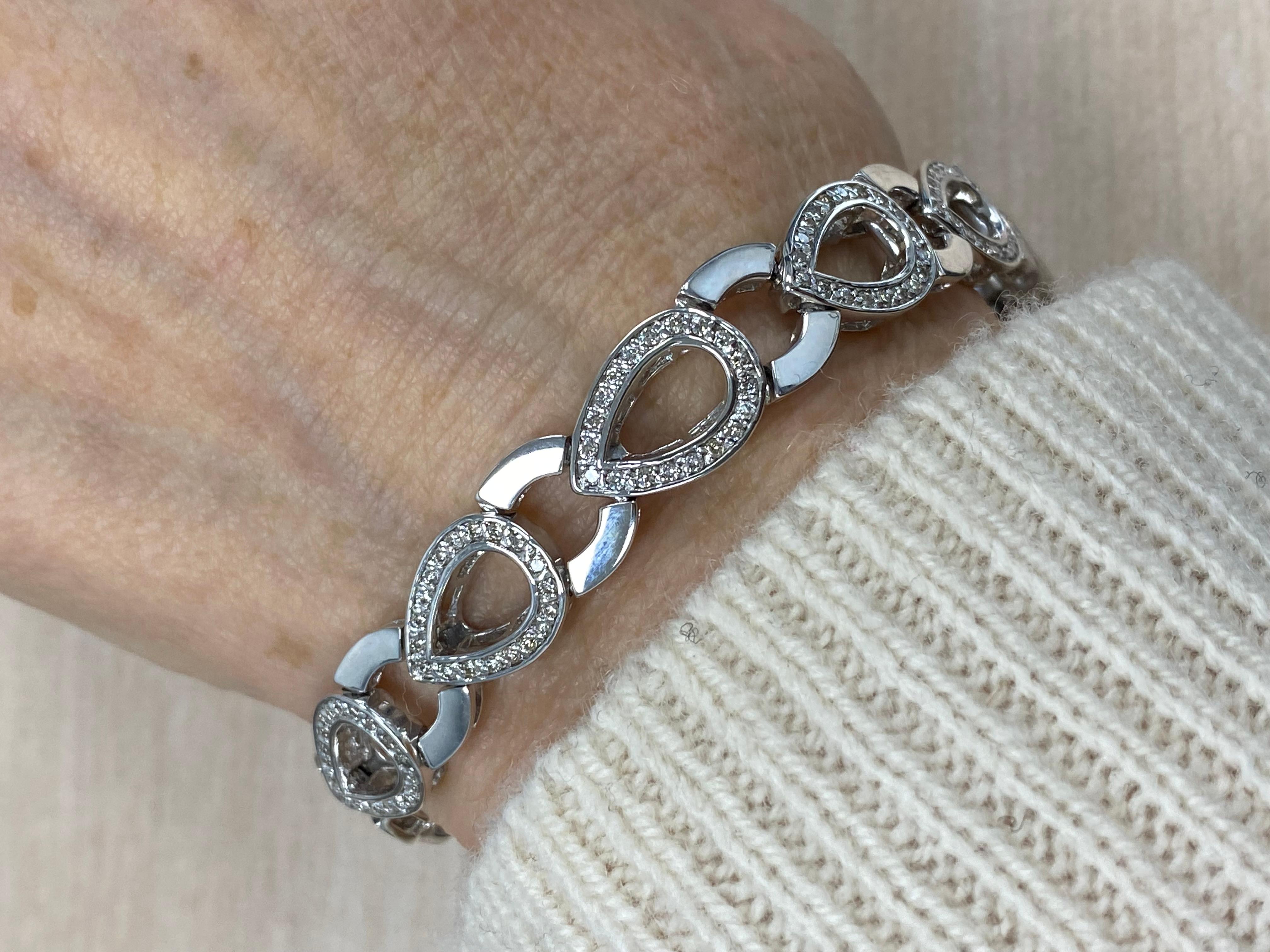 Bracciale da sposa a forma di pera con diamante rotondo da 1,35 carati in oro bianco 14 carati in vendita 2